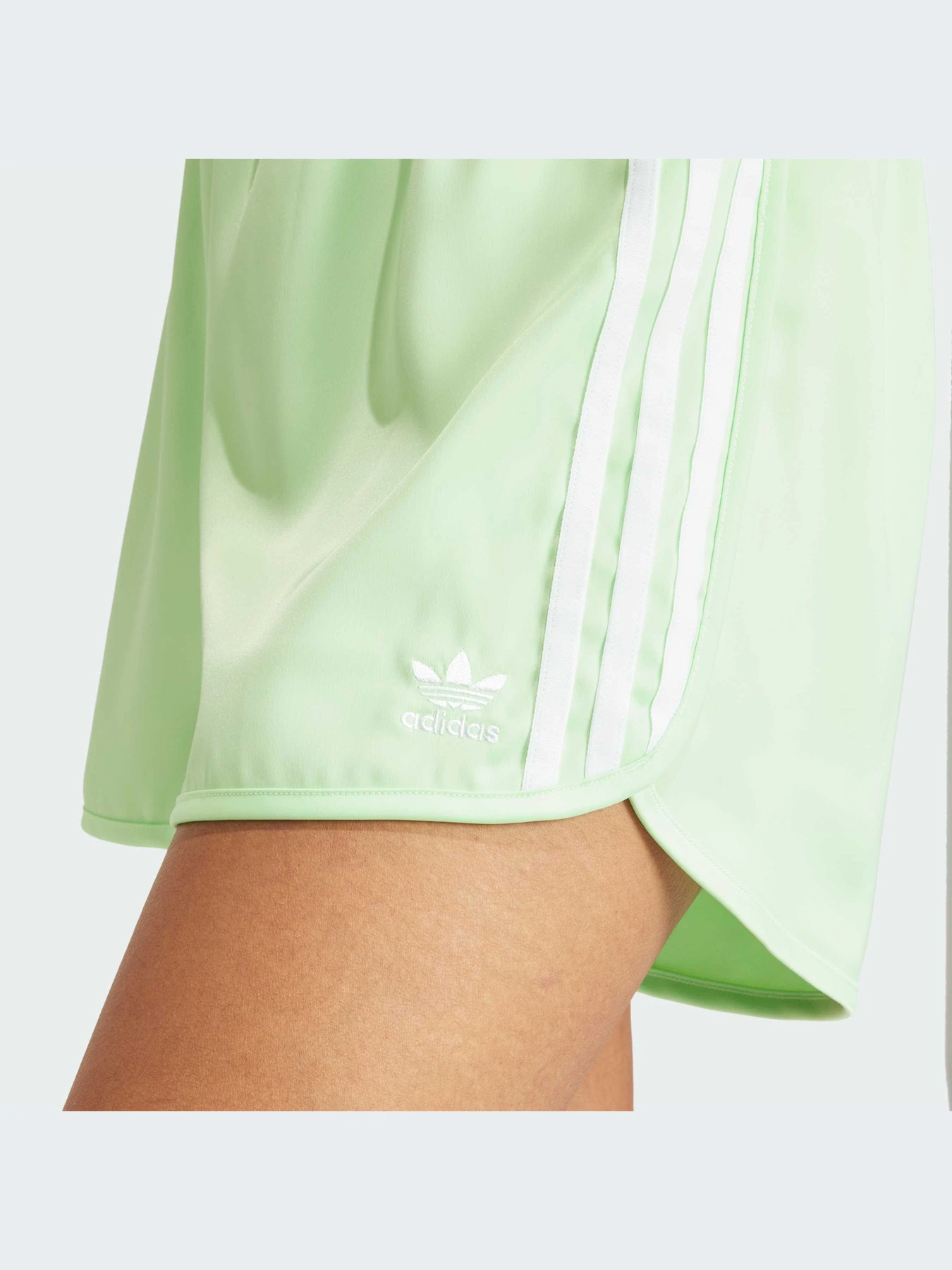 Шорты Adidas Adicolor модель IP0712-KZ Шорты Adidas Adicolor модель IP0712-KZ Фото