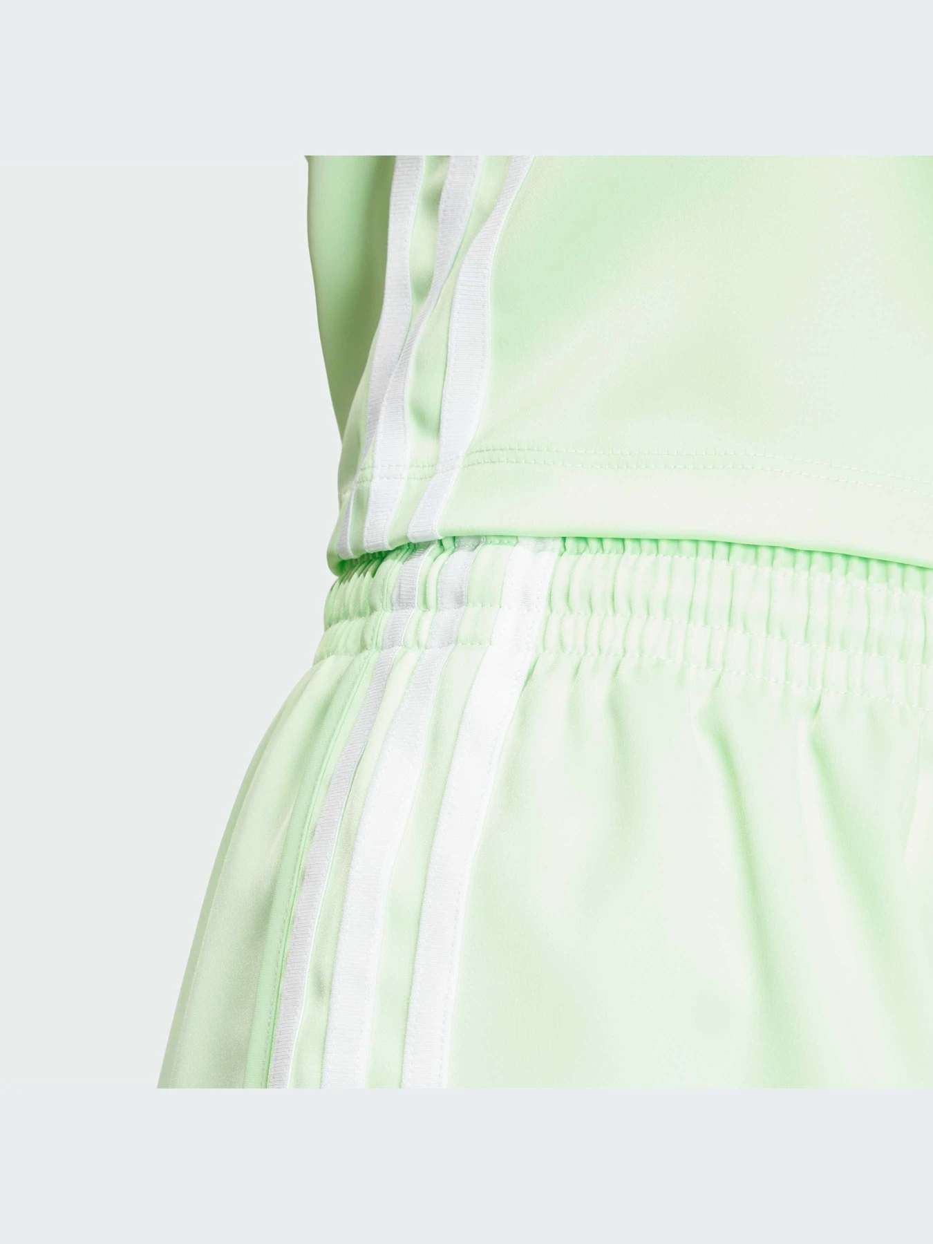 Шорты Adidas Adicolor модель IP0712-KZ Шорты Adidas Adicolor модель IP0712-KZ Фото