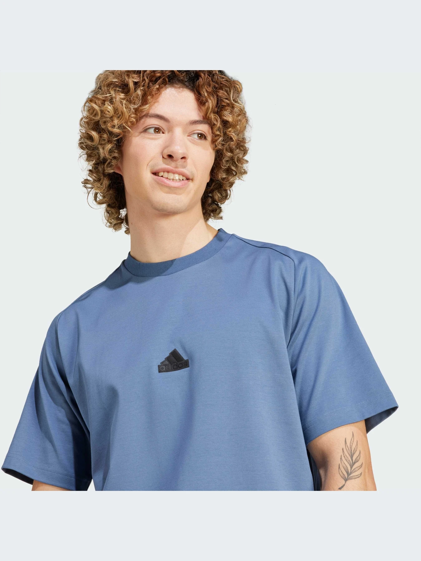 Футболки и поло Adidas ZNE модель IR5234-KZ Футболки и поло Adidas ZNE модель IR5234-KZ Фото