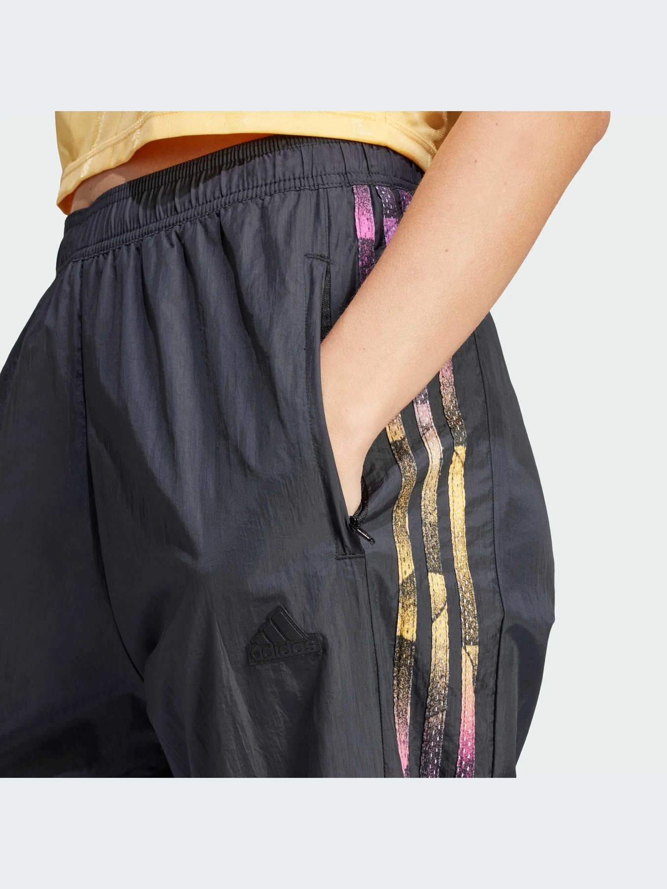 Брюки Adidas Tiro модель IQ4817-KZ Брюки Adidas Tiro модель IQ4817-KZ Фото