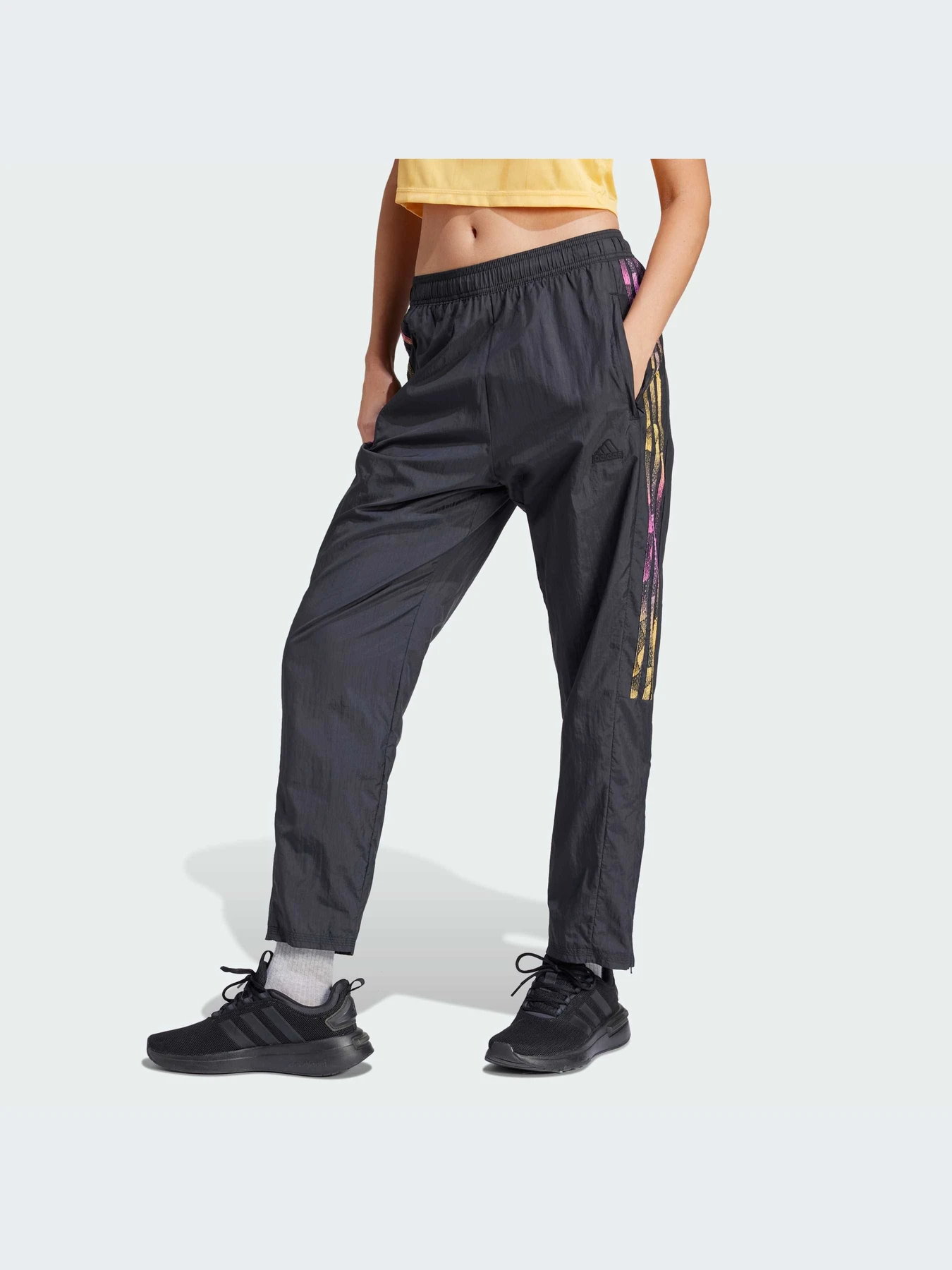 Брюки Adidas Tiro модель IQ4817-KZ Брюки Adidas Tiro модель IQ4817-KZ Фото