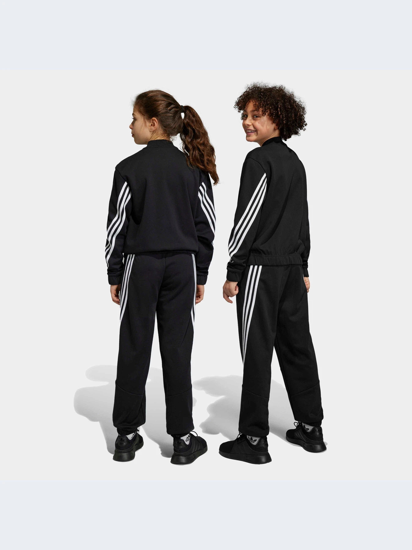 Костюмы Adidas Icons модель HR6290-KZ Костюмы Adidas Icons модель HR6290-KZ Фото