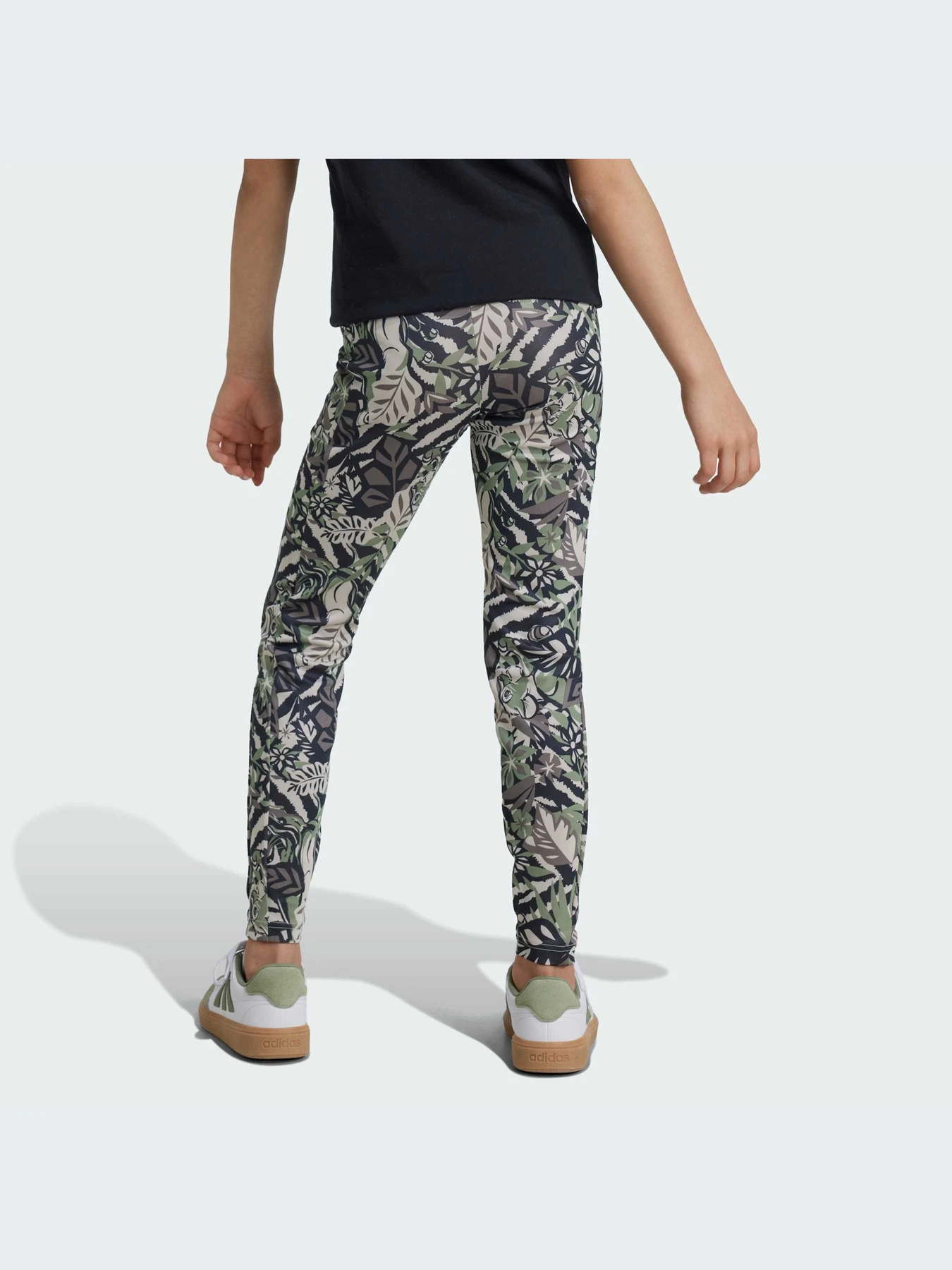 Брюки Adidas Disney модель IV7356-KZ Брюки Adidas Disney модель IV7356-KZ Фото