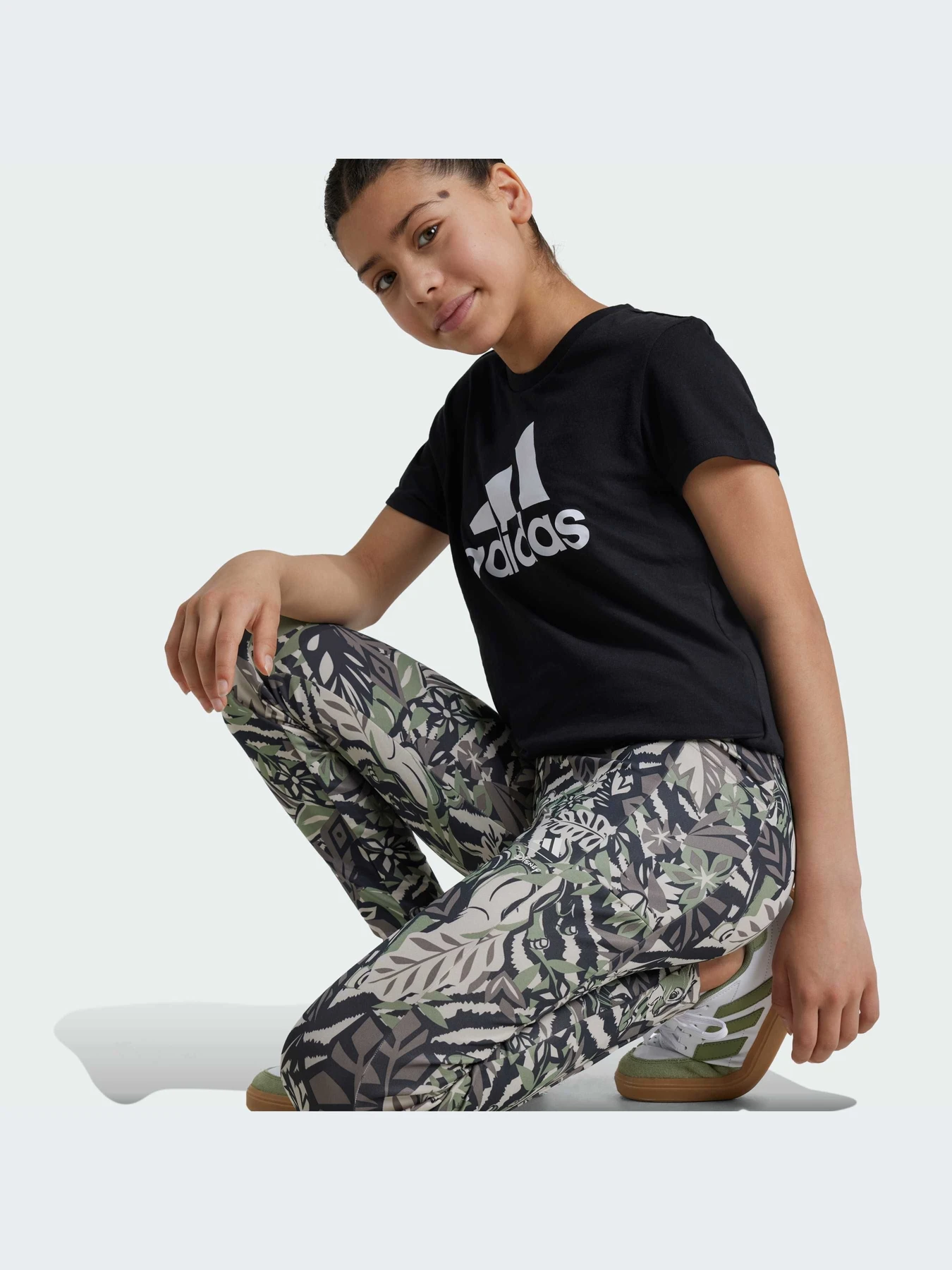 Брюки Adidas Disney модель IV7356-KZ Брюки Adidas Disney модель IV7356-KZ Фото