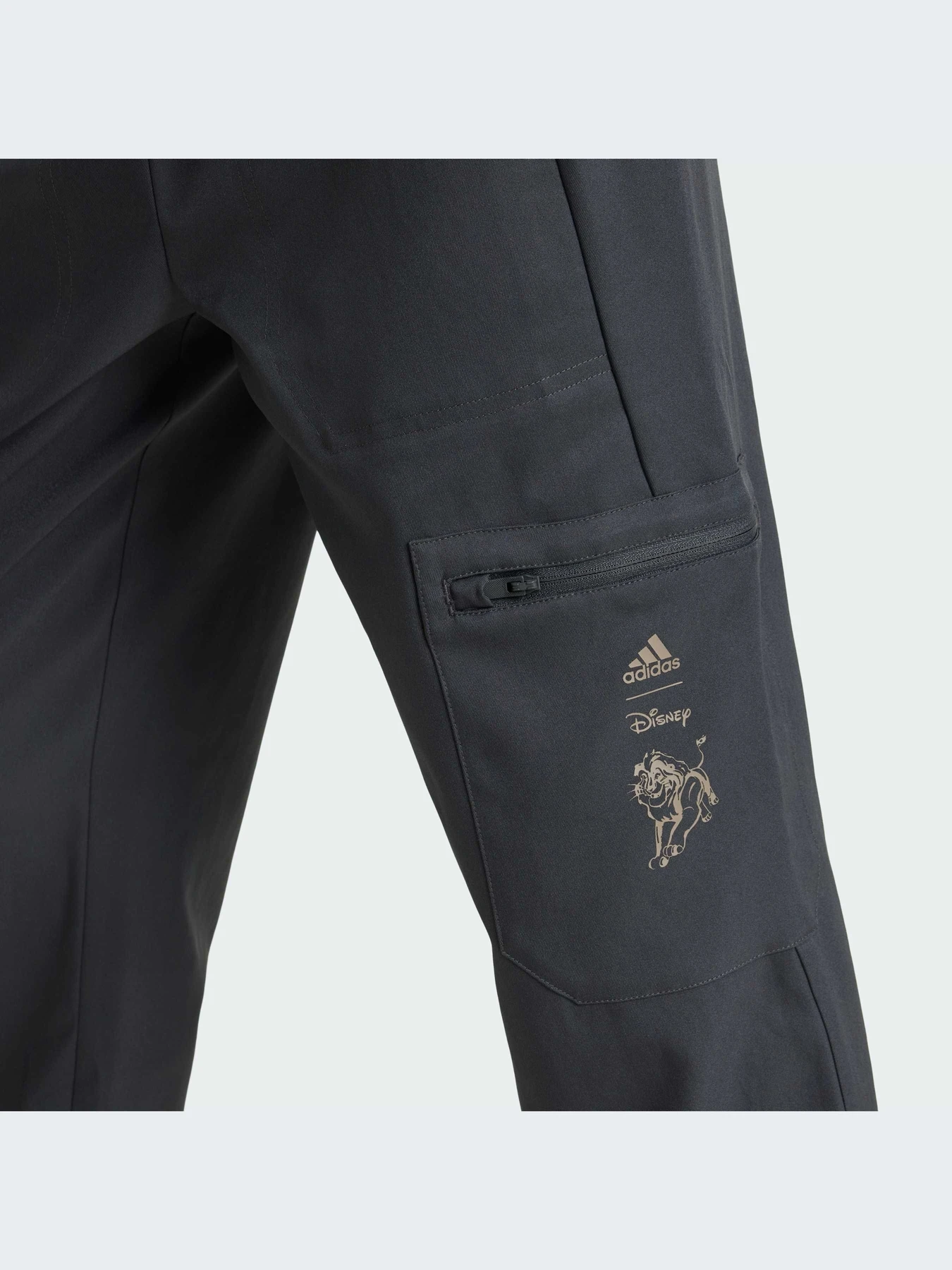 Брюки Adidas Disney модель IV7358-KZ Брюки Adidas Disney модель IV7358-KZ Фото
