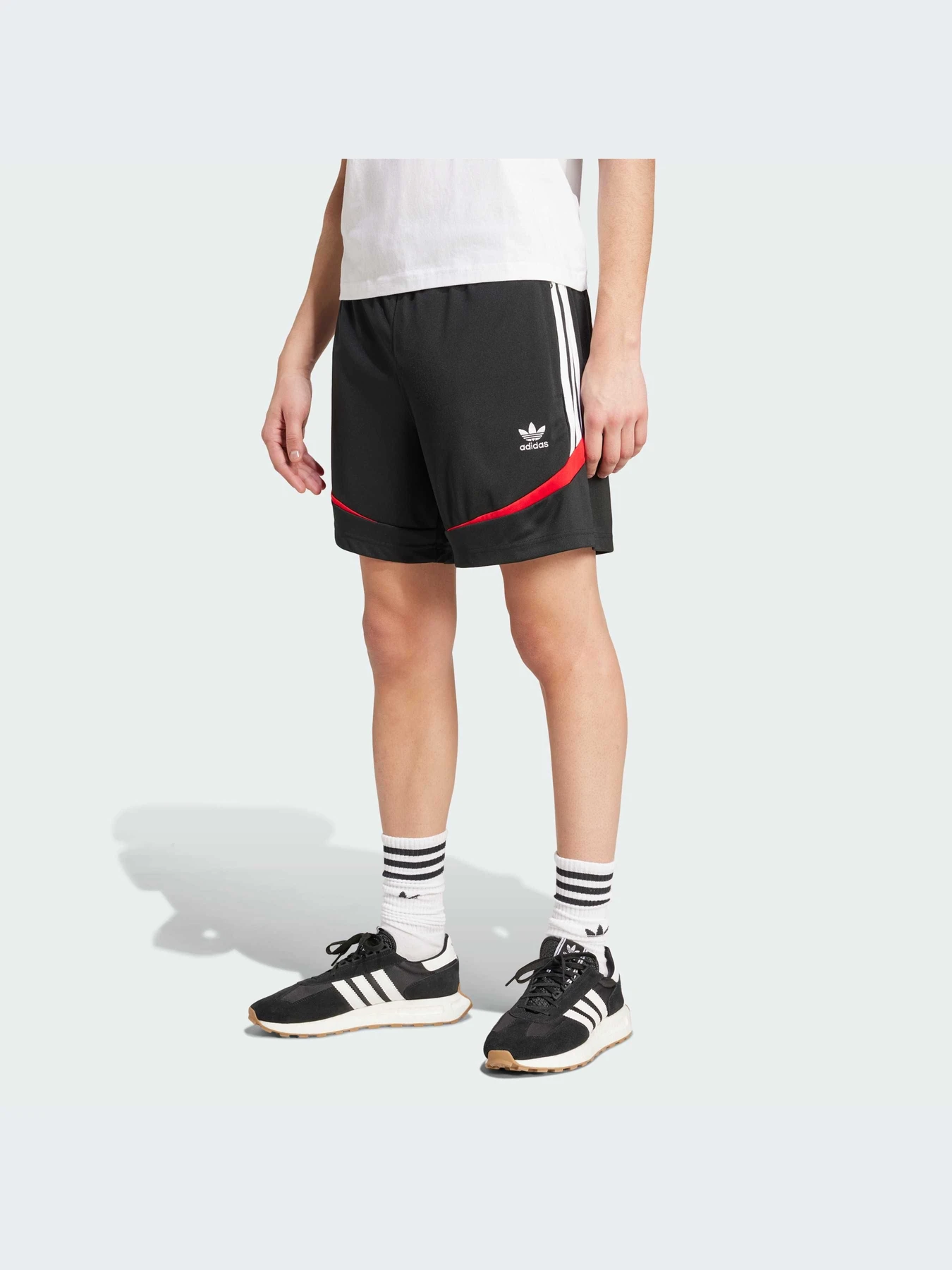 Шорты Adidas модель IX9642-KZ Шорты Adidas модель IX9642-KZ Фото