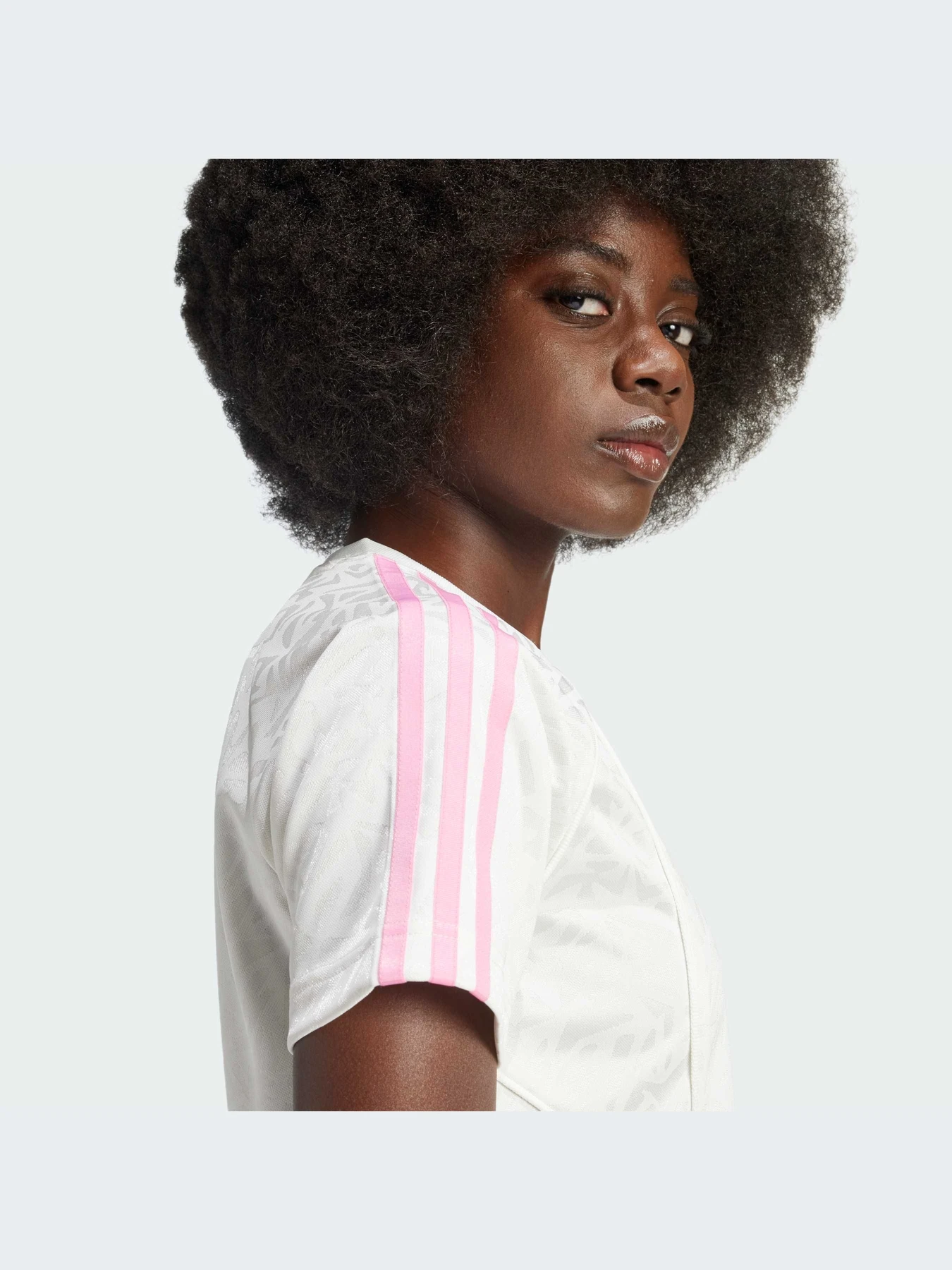 Футболки и поло Adidas модель IW5478-KZ Футболки и поло Adidas модель IW5478-KZ Фото