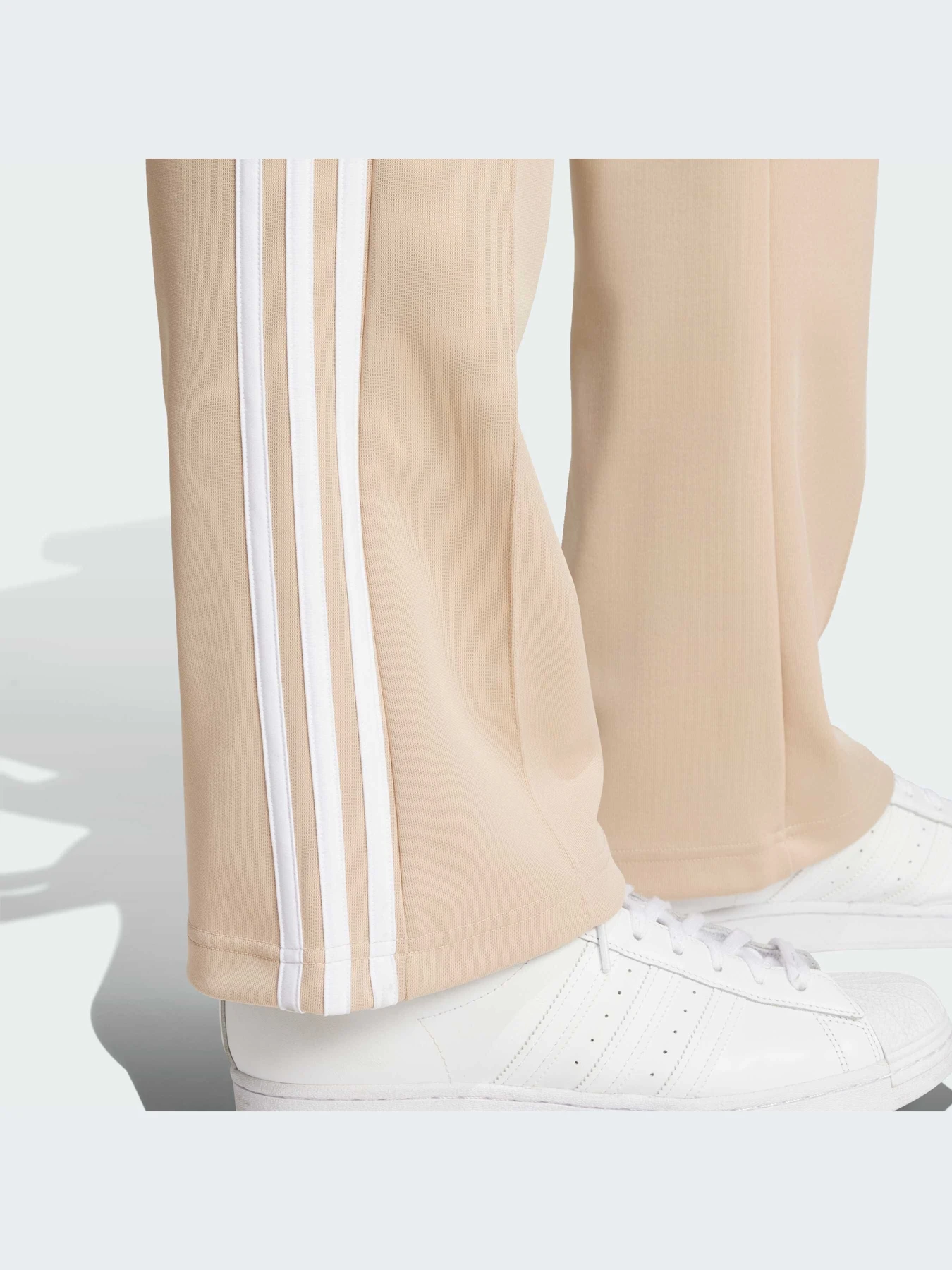 Брюки Adidas Adicolor модель IX5221-KZ Брюки Adidas Adicolor модель IX5221-KZ Фото