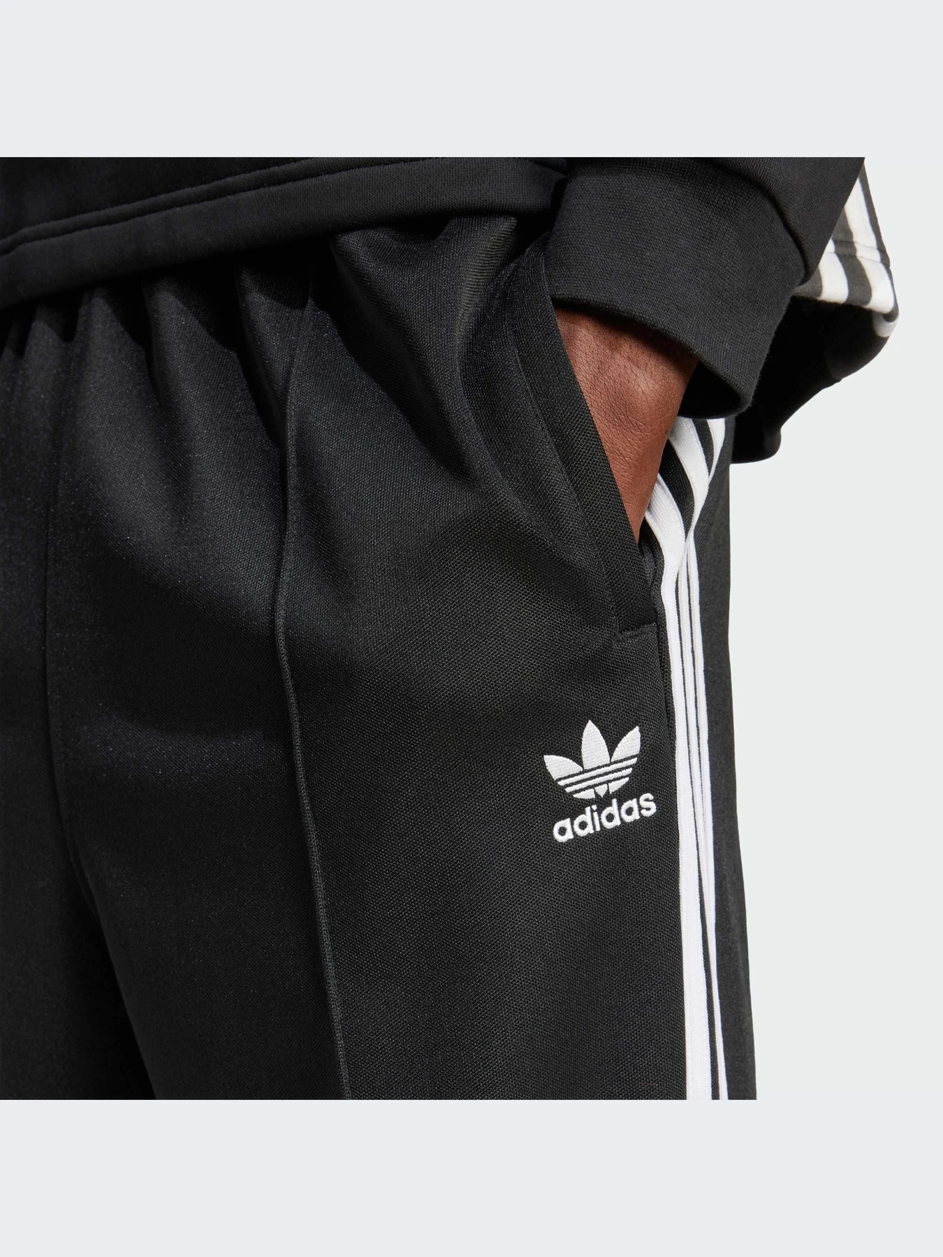 Брюки Adidas Adicolor модель IZ4801-KZ Брюки Adidas Adicolor модель IZ4801-KZ Фото