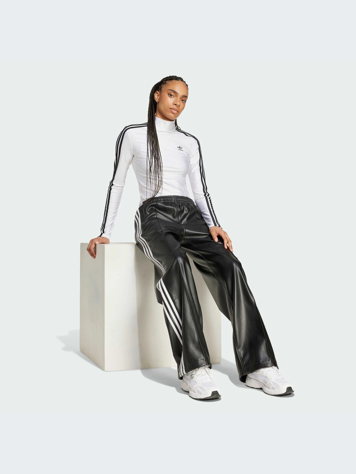 Худи и свитшоты Adidas модель JG1535-KZ Худи и свитшоты Adidas модель JG1535-KZ Фото