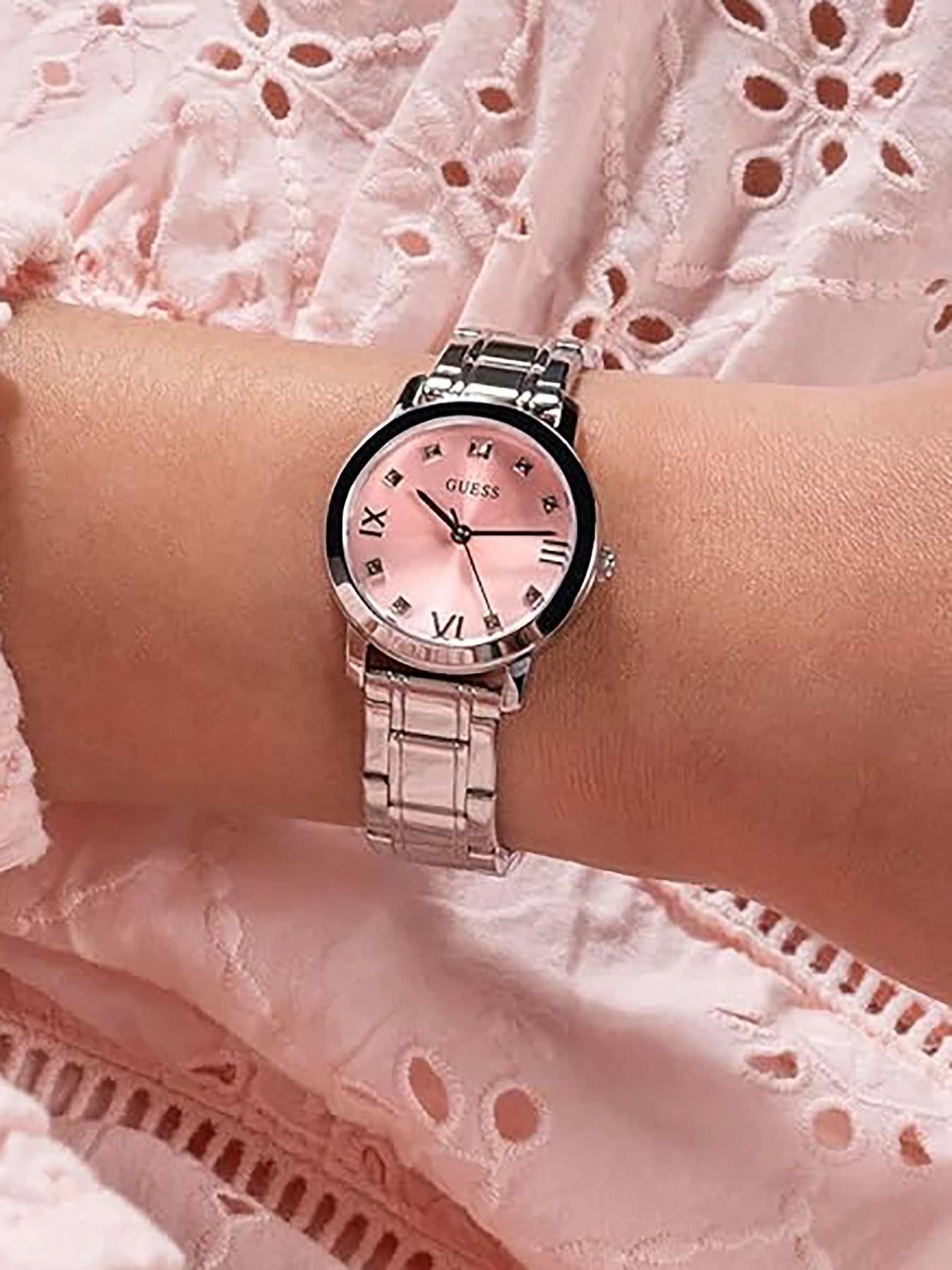 Часы GUESS модель GW0532L1 Фото