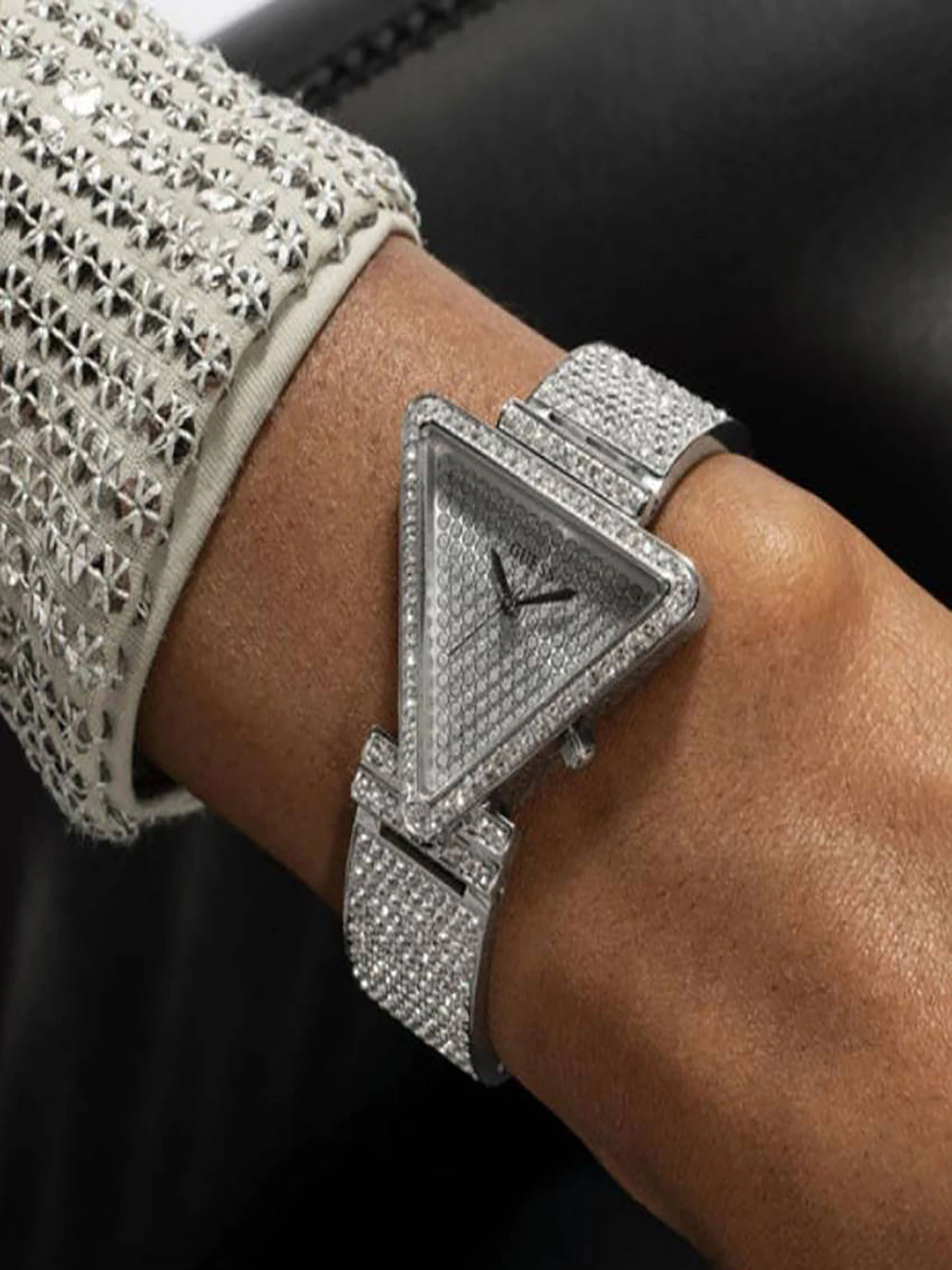 Часы GUESS модель GW0644L1 Фото