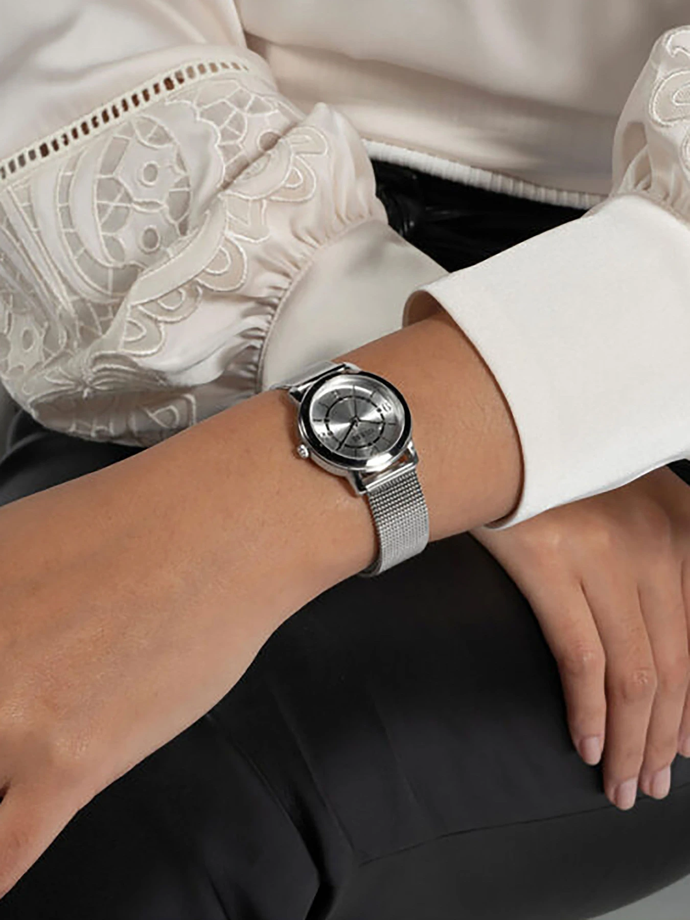 Часы GUESS модель GW0666L1 Фото