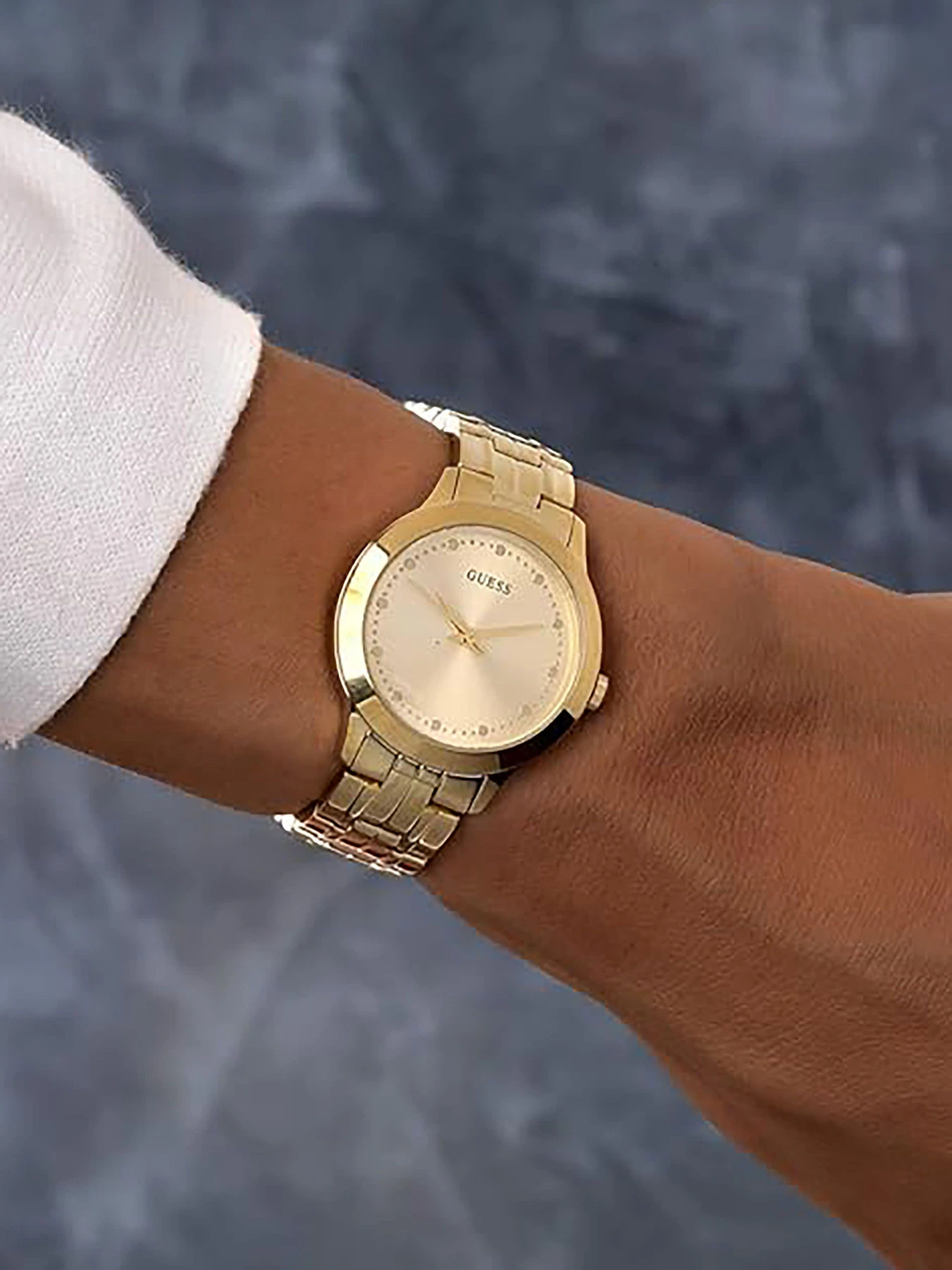 Часы GUESS модель W0989L2 Фото