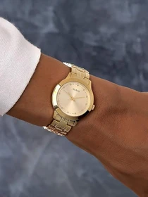 Часы GUESS модель W0989L2 Фото