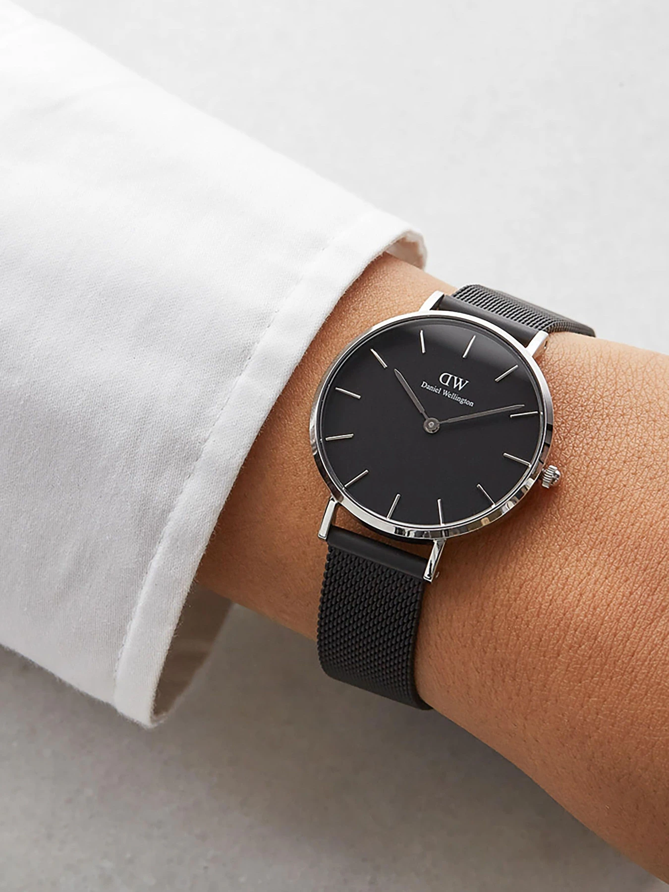 Часы Daniel Wellington модель DW00100202 Фото