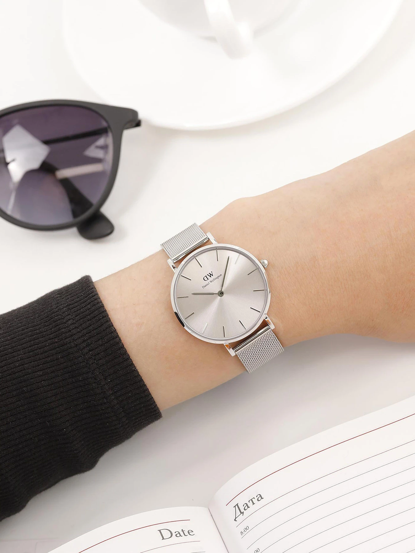 Часы Daniel Wellington модель DW00100468 Фото