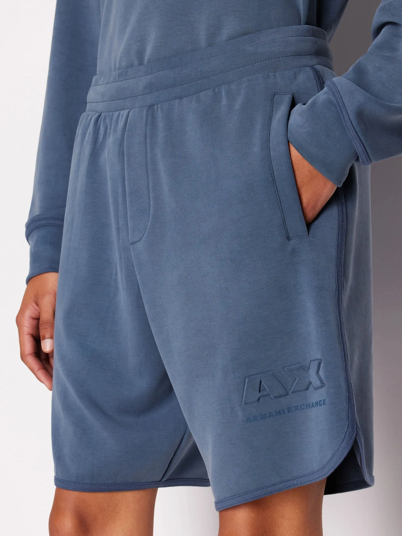 Шорты Armani Exchange модель 3DZSAA-ZJUBZ-45AM Шорты Armani Exchange модель 3DZSAA-ZJUBZ-45AM Фото