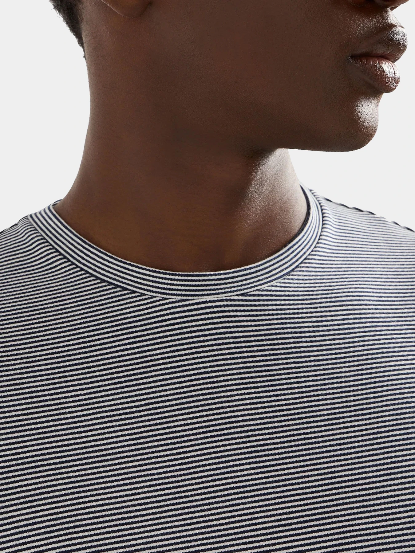 Футболки и поло Emporio Armani модель 3D1T7Q-1J6BZ-F725 Футболки и поло Emporio Armani модель 3D1T7Q-1J6BZ-F725 Фото
