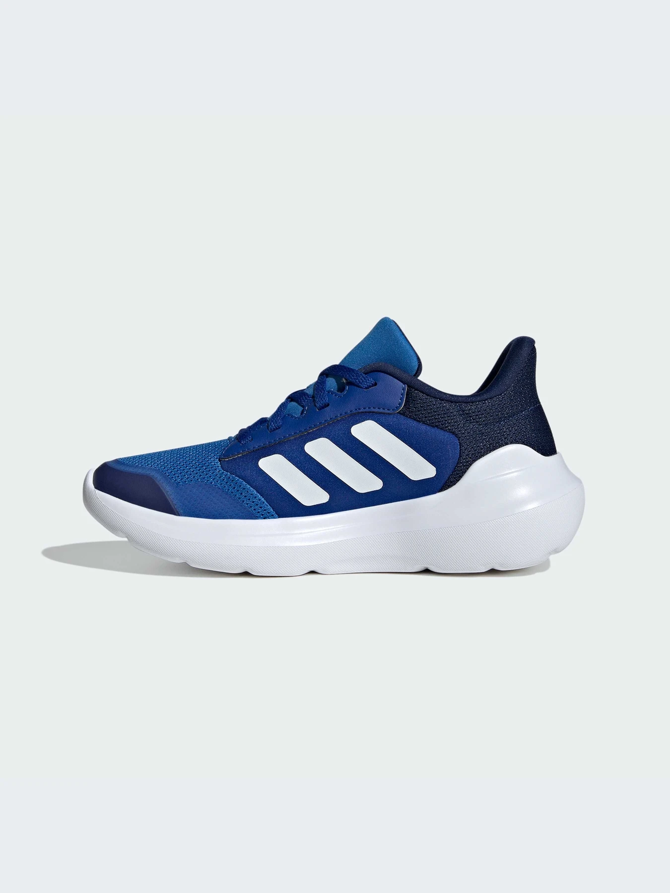 Кроссовки Adidas модель IE3549-KZ Кроссовки Adidas модель IE3549-KZ Фото