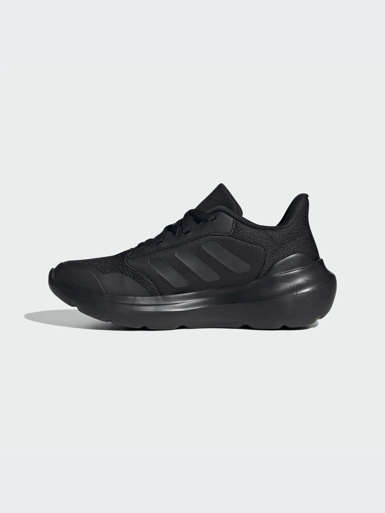 Кроссовки Adidas модель IE3542-KZ Кроссовки Adidas модель IE3542-KZ Фото