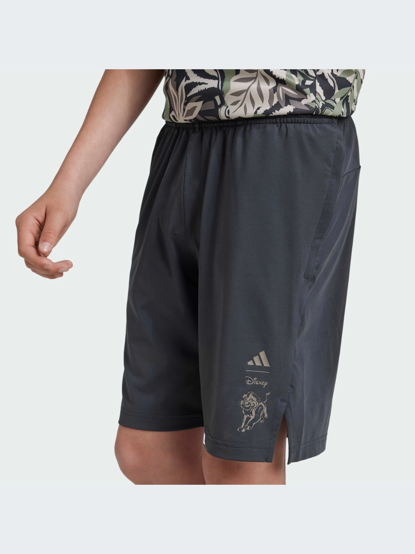 Шорты Adidas Disney модель IV7359-KZ Шорты Adidas Disney модель IV7359-KZ Фото