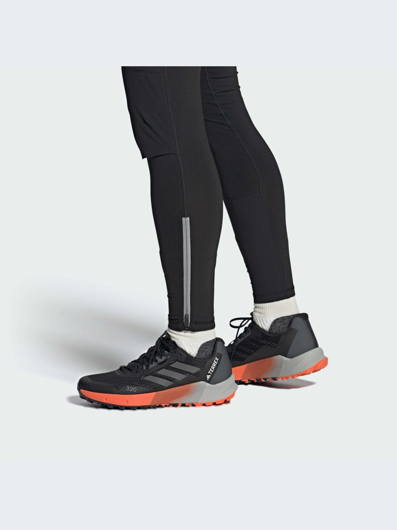 Кроссовки Adidas модель IG8018-KZ Кроссовки Adidas модель IG8018-KZ Фото