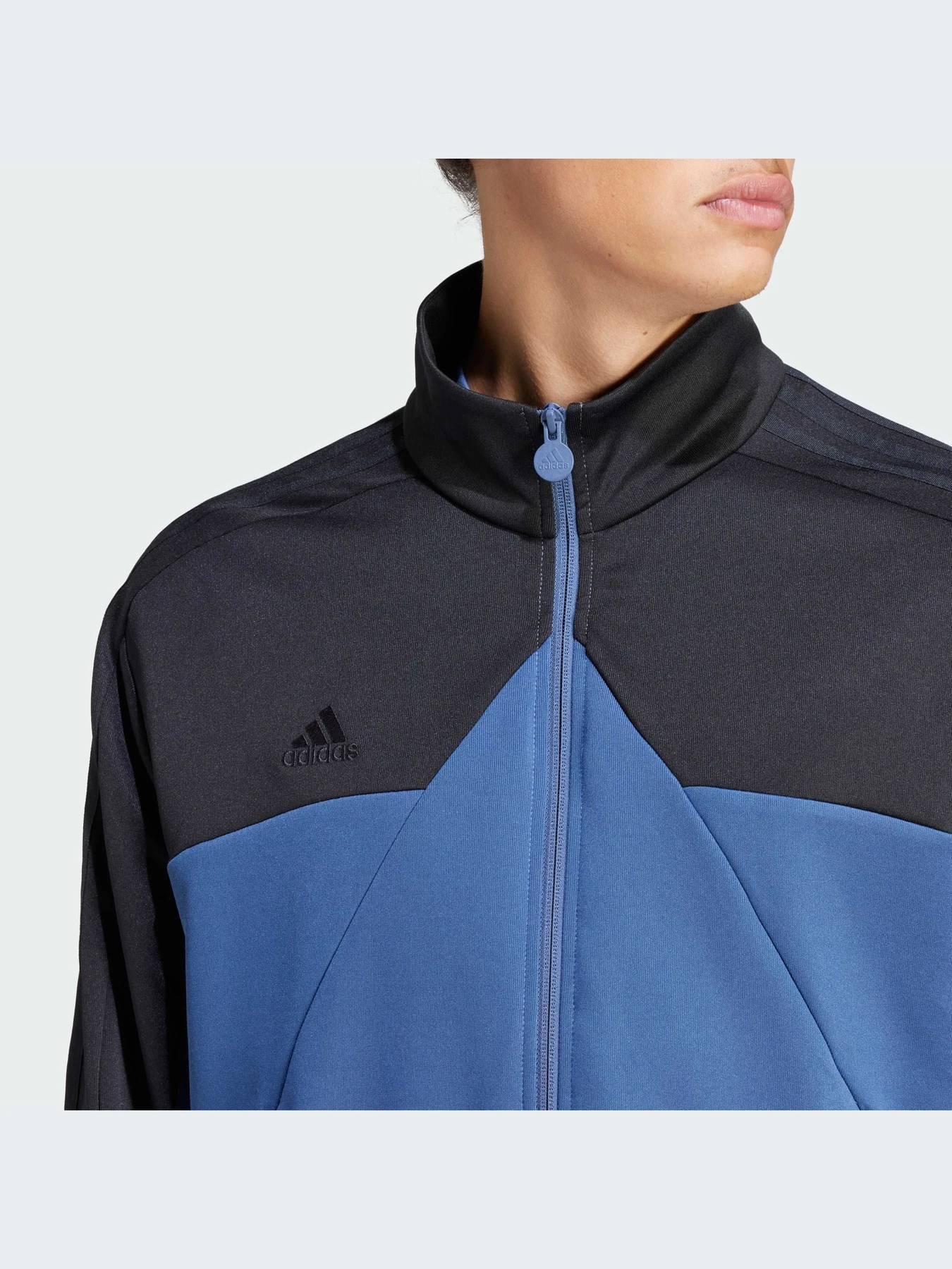 Худи и свитшоты Adidas Tiro модель IS1528-KZ Худи и свитшоты Adidas Tiro модель IS1528-KZ Фото