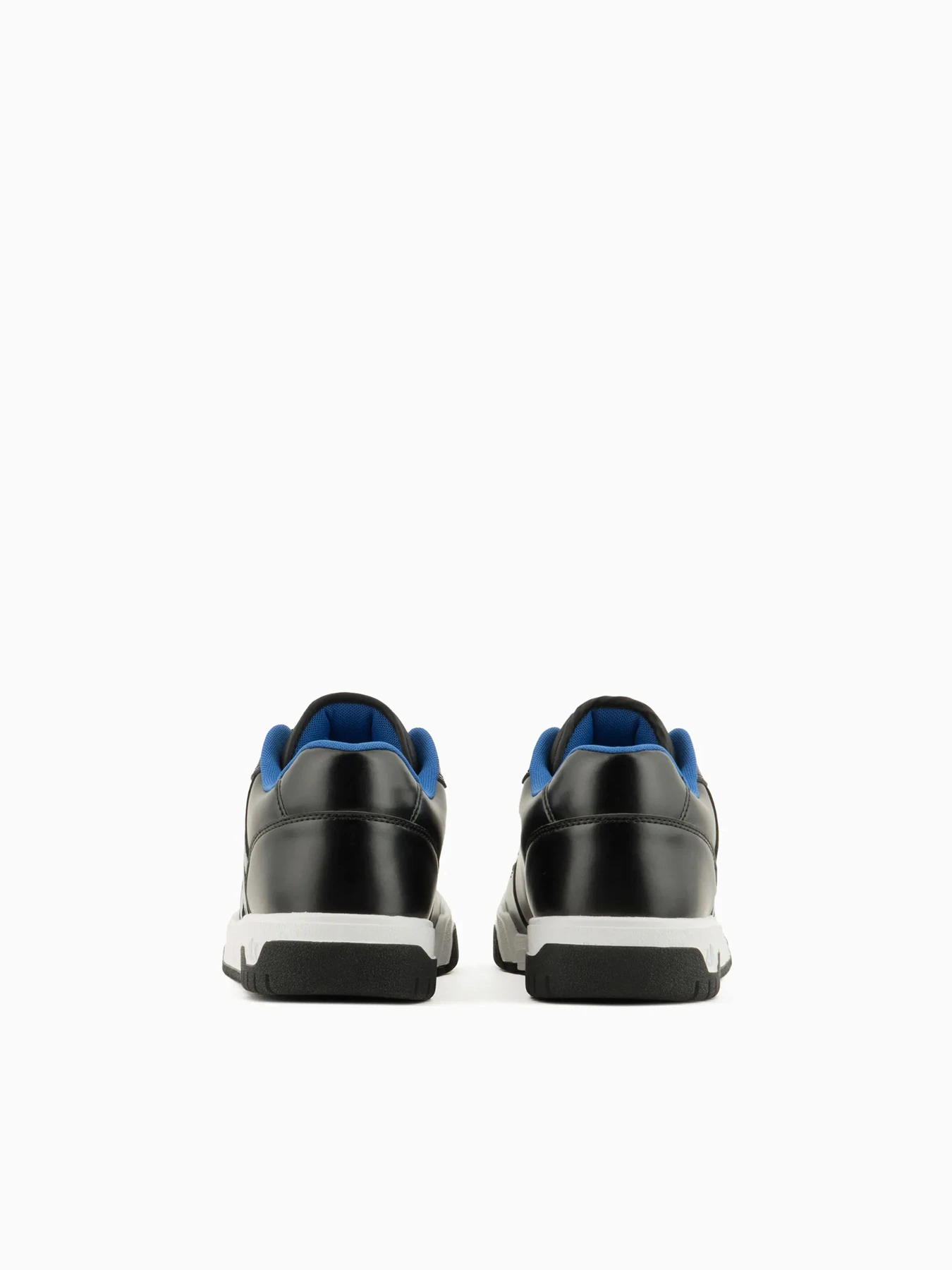 Кроссовки Armani Exchange модель XUX179-XV765-T698 Кроссовки Armani Exchange модель XUX179-XV765-T698 Фото