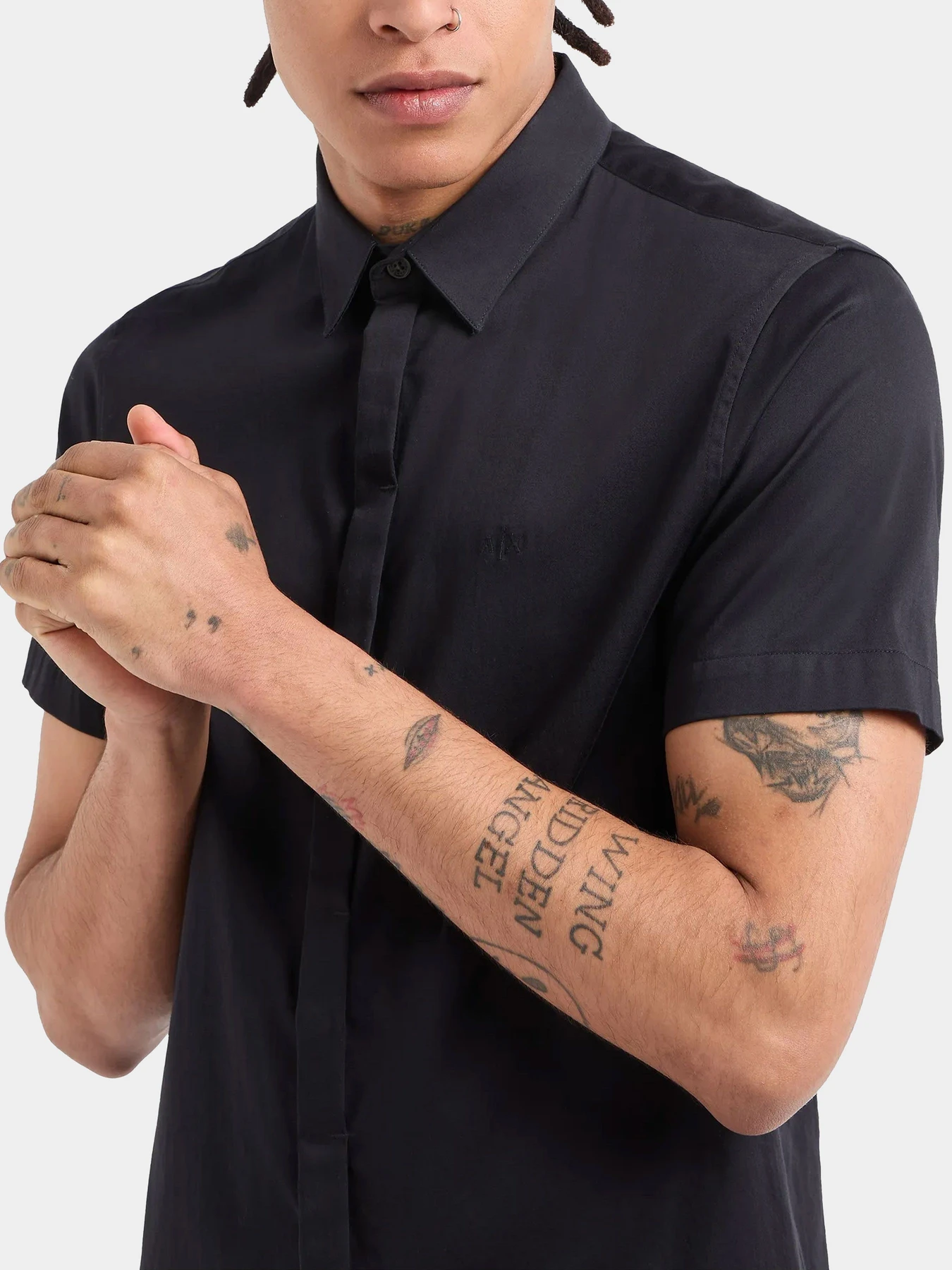 Рубашки Armani Exchange модель 8NZCBF-ZN10Z-1200 Рубашки Armani Exchange модель 8NZCBF-ZN10Z-1200 Фото