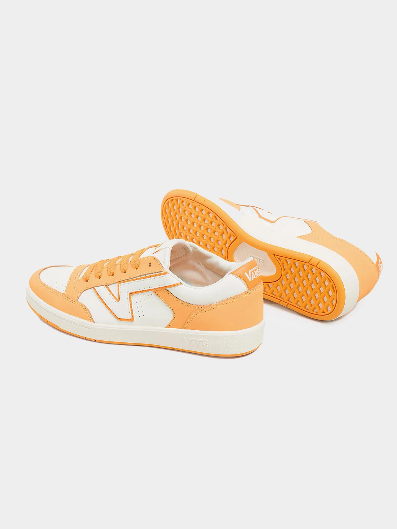 Кроссовки Vans модель VN000BWBORA1 Кроссовки Vans модель VN000BWBORA1 Фото