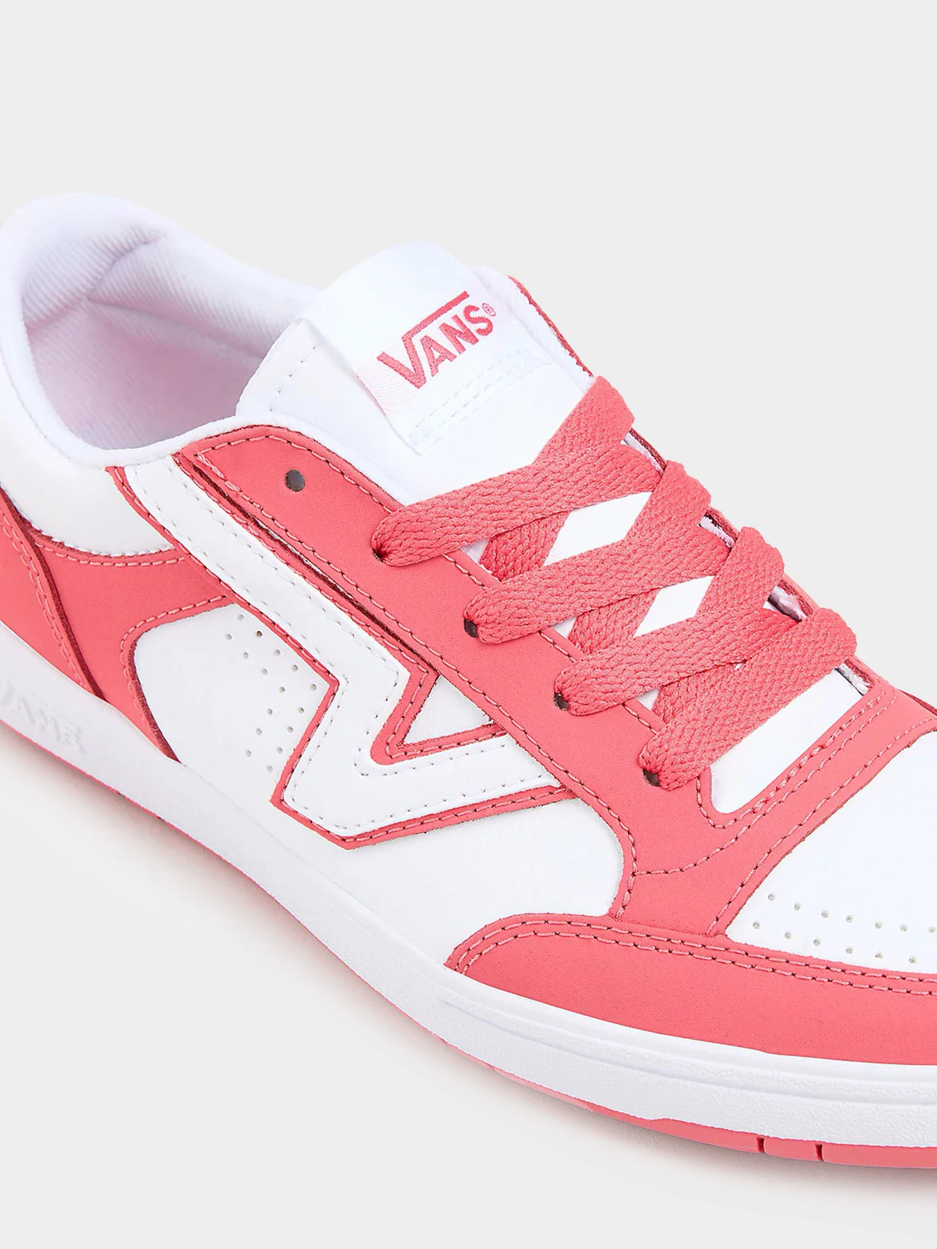 Кроссовки Vans модель VN000BWBSYC1 Кроссовки Vans модель VN000BWBSYC1 Фото