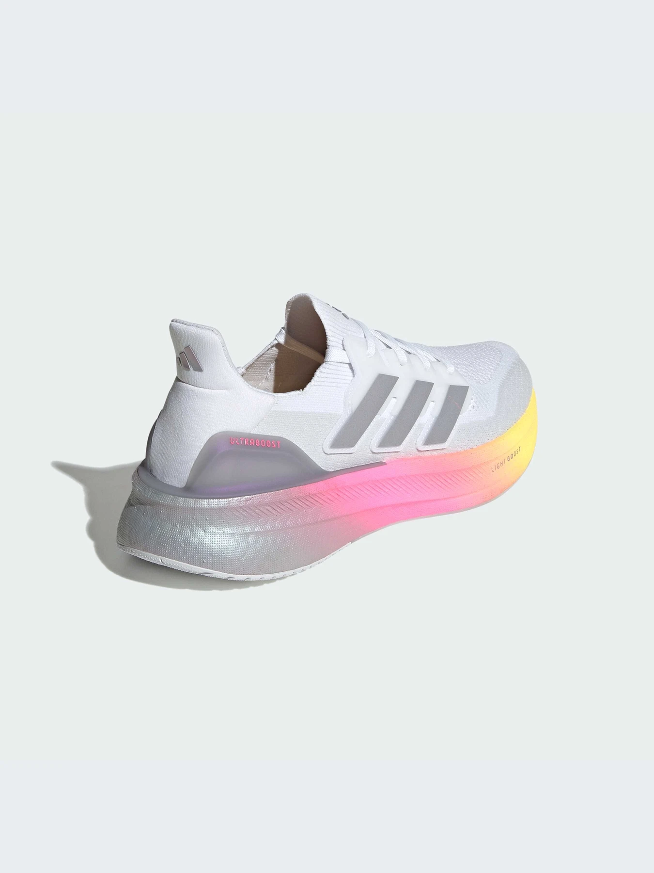 Кроссовки Adidas Ultraboost модель ID8810-KZ Кроссовки Adidas Ultraboost модель ID8810-KZ Фото