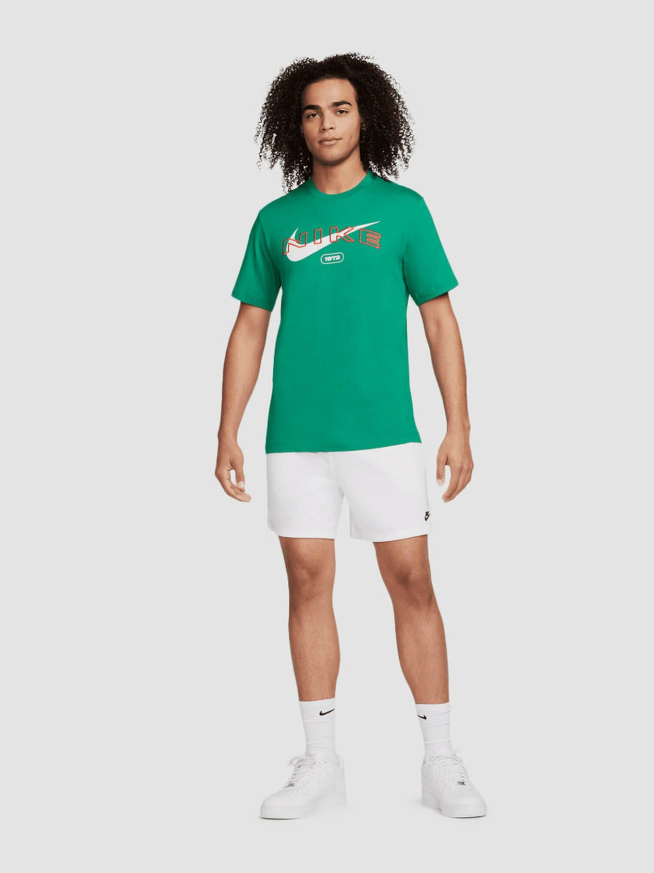 Футболки и поло NIKE модель FV5711-365 Футболки и поло NIKE модель FV5711-365 Фото