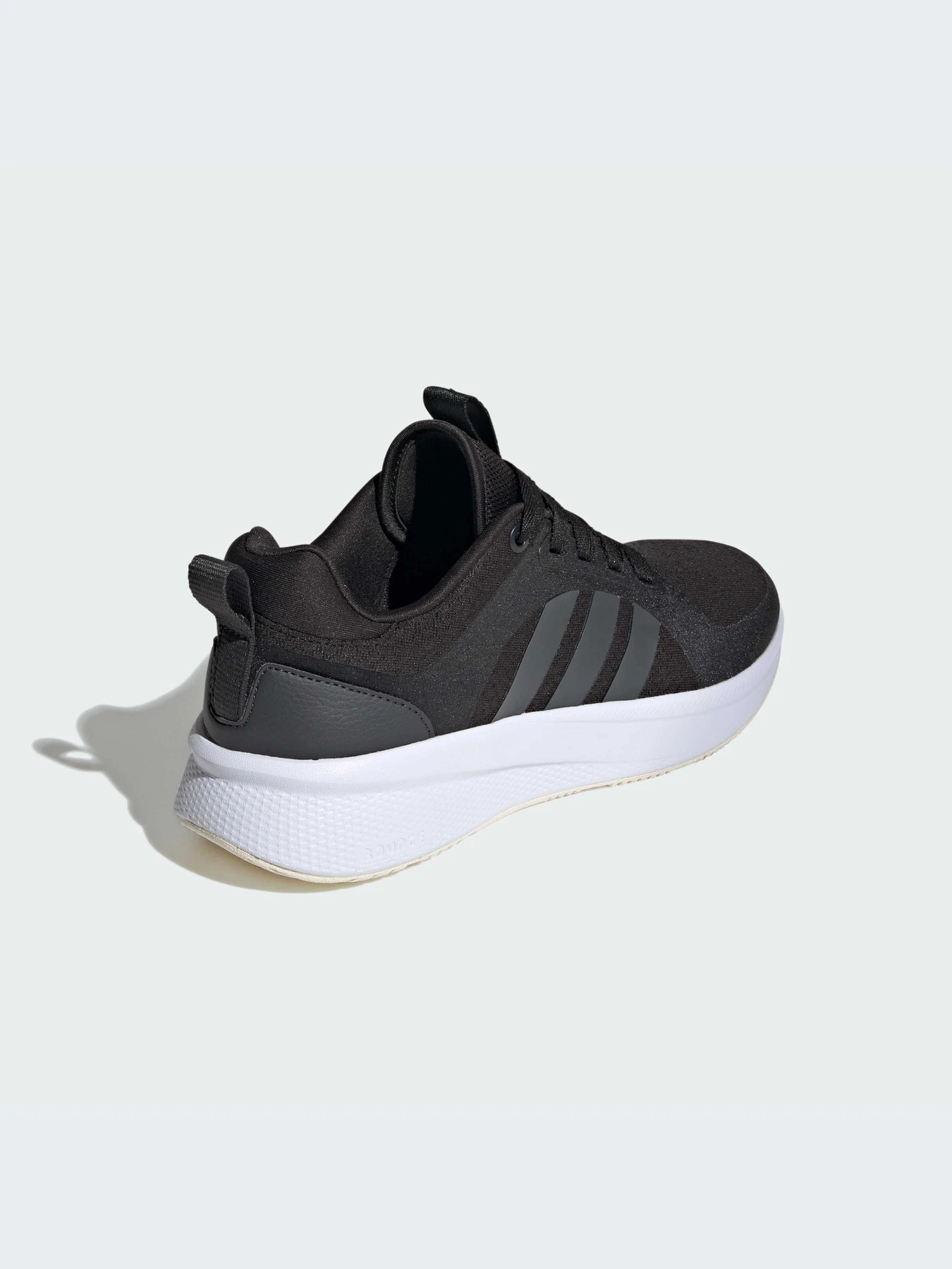 Кроссовки Adidas модель ID1952-KZ Кроссовки Adidas модель ID1952-KZ Фото