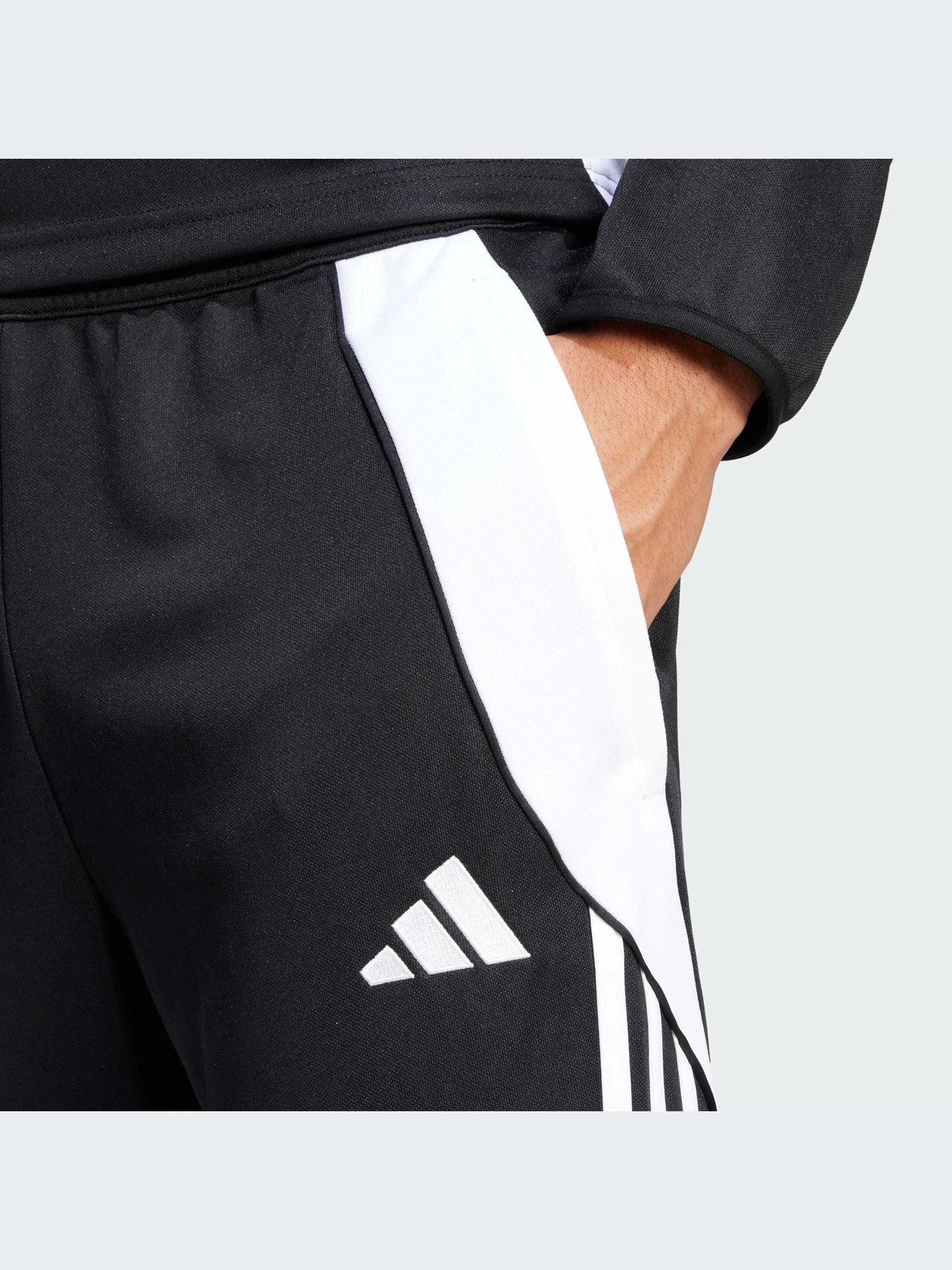 Брюки Adidas Tiro модель IP1952-KZ Брюки Adidas Tiro модель IP1952-KZ Фото