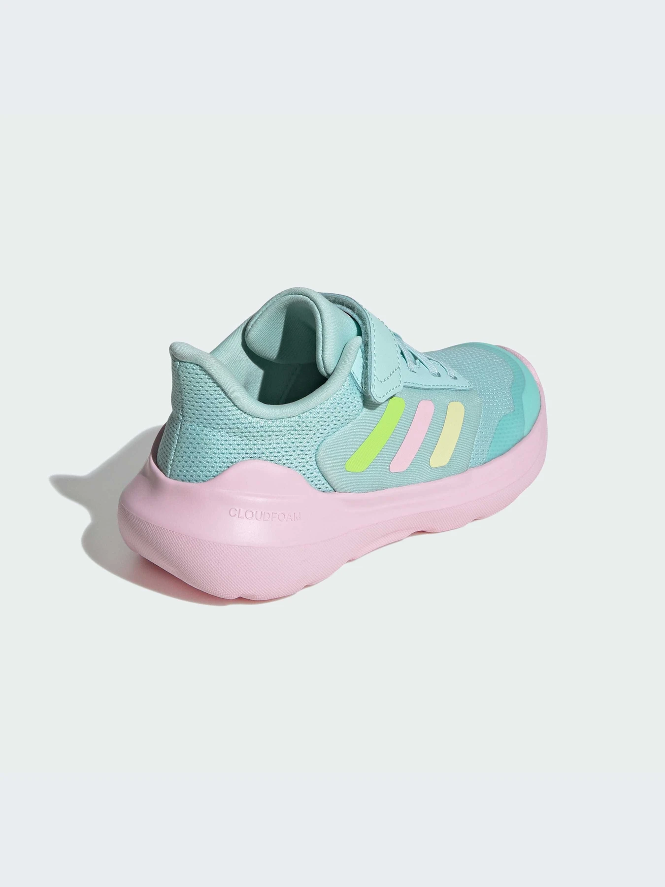 Кроссовки Adidas модель IH7778-KZ Кроссовки Adidas модель IH7778-KZ Фото