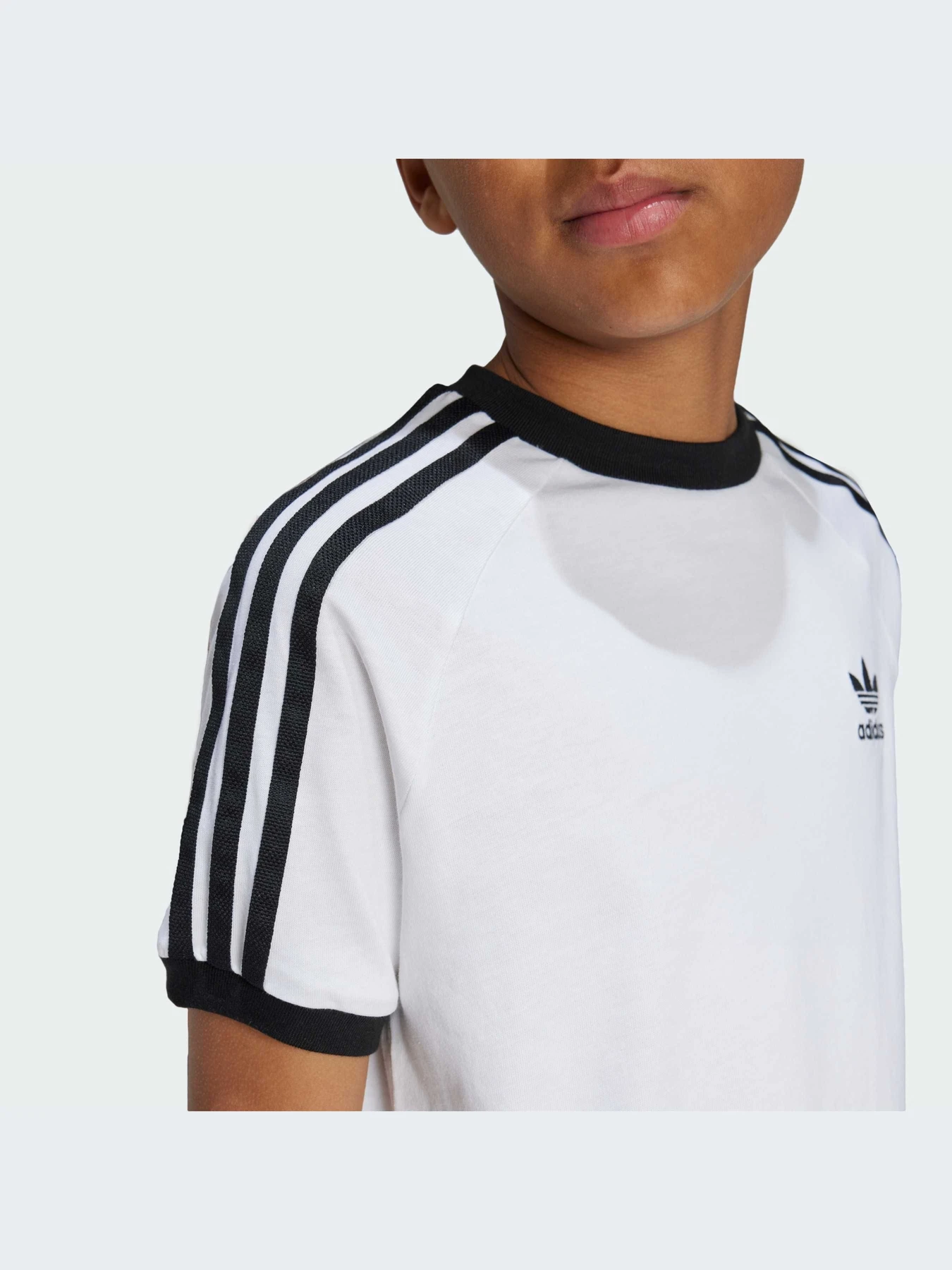 Футболки и поло Adidas модель JE0515-KZ Футболки и поло Adidas модель JE0515-KZ Фото