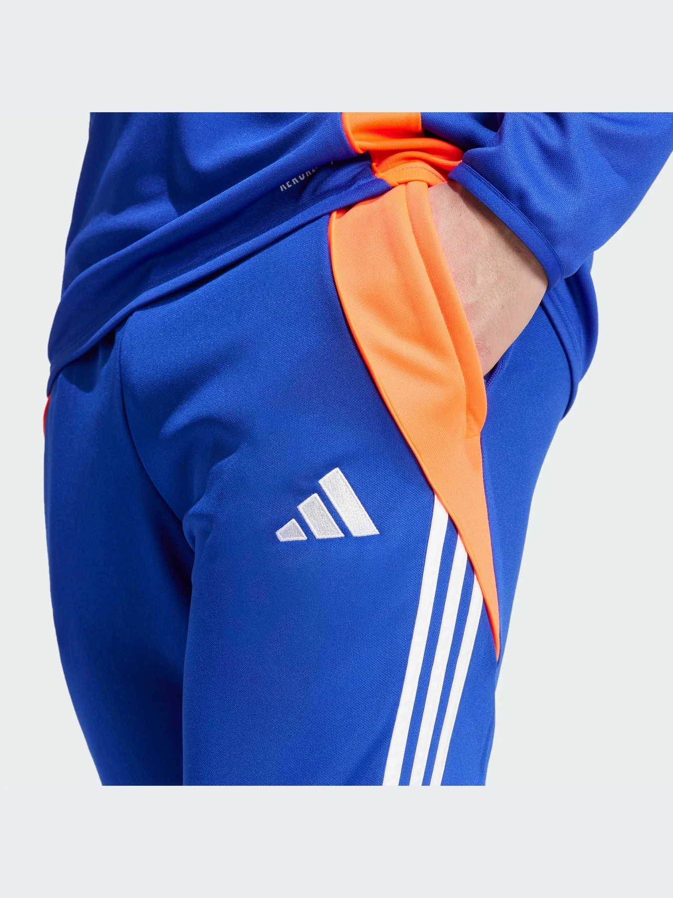 Брюки Adidas Tiro модель JE1994-KZ Брюки Adidas Tiro модель JE1994-KZ Фото