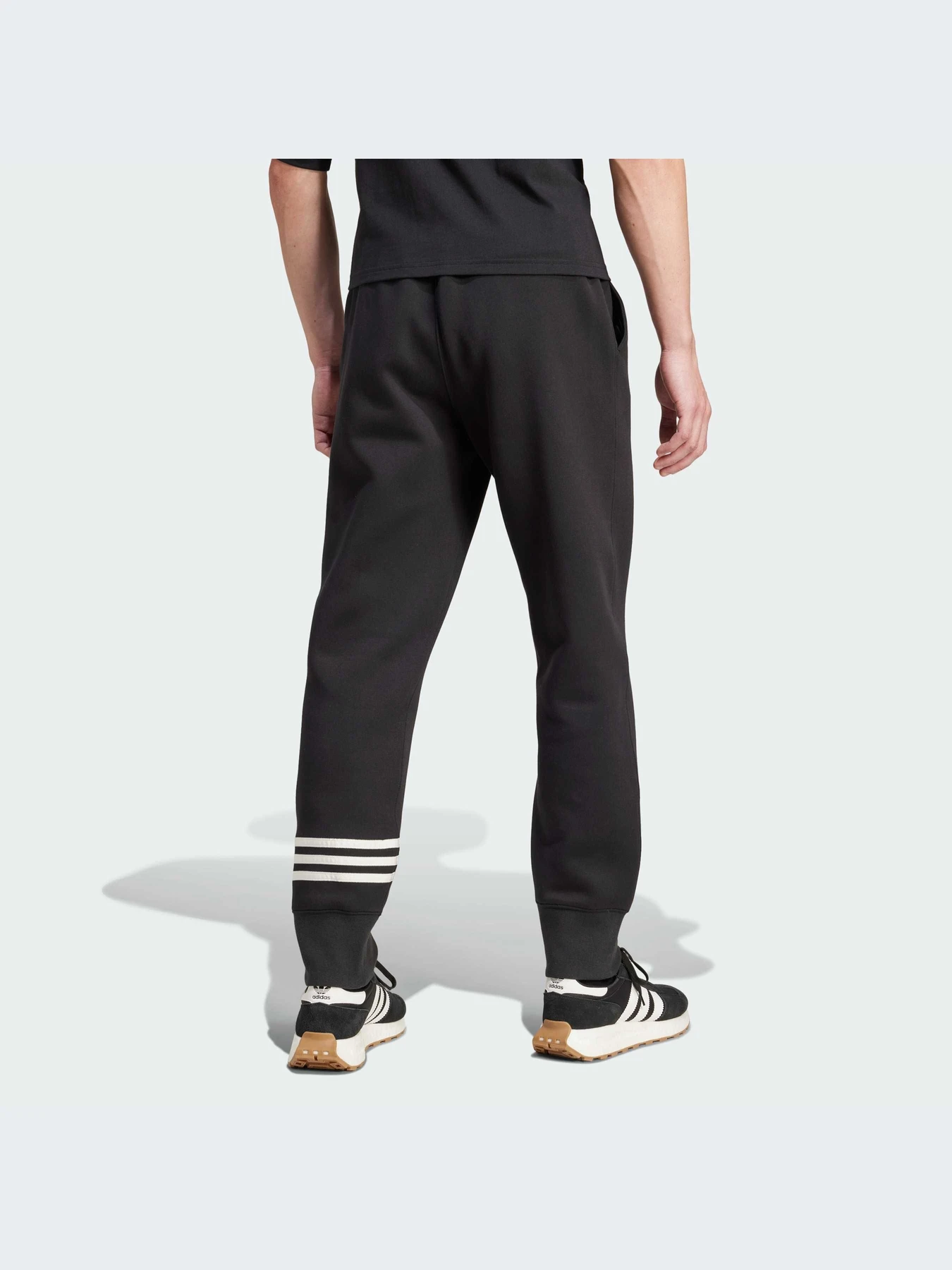 Брюки Adidas Adicolor модель IW0973-KZ Брюки Adidas Adicolor модель IW0973-KZ Фото