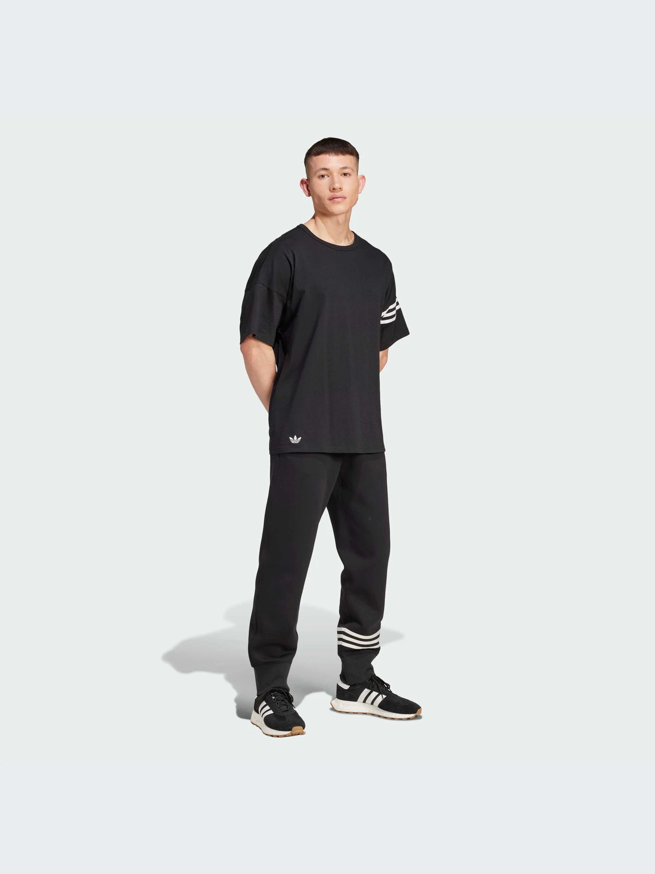 Брюки Adidas Adicolor модель IW0973-KZ Брюки Adidas Adicolor модель IW0973-KZ Фото