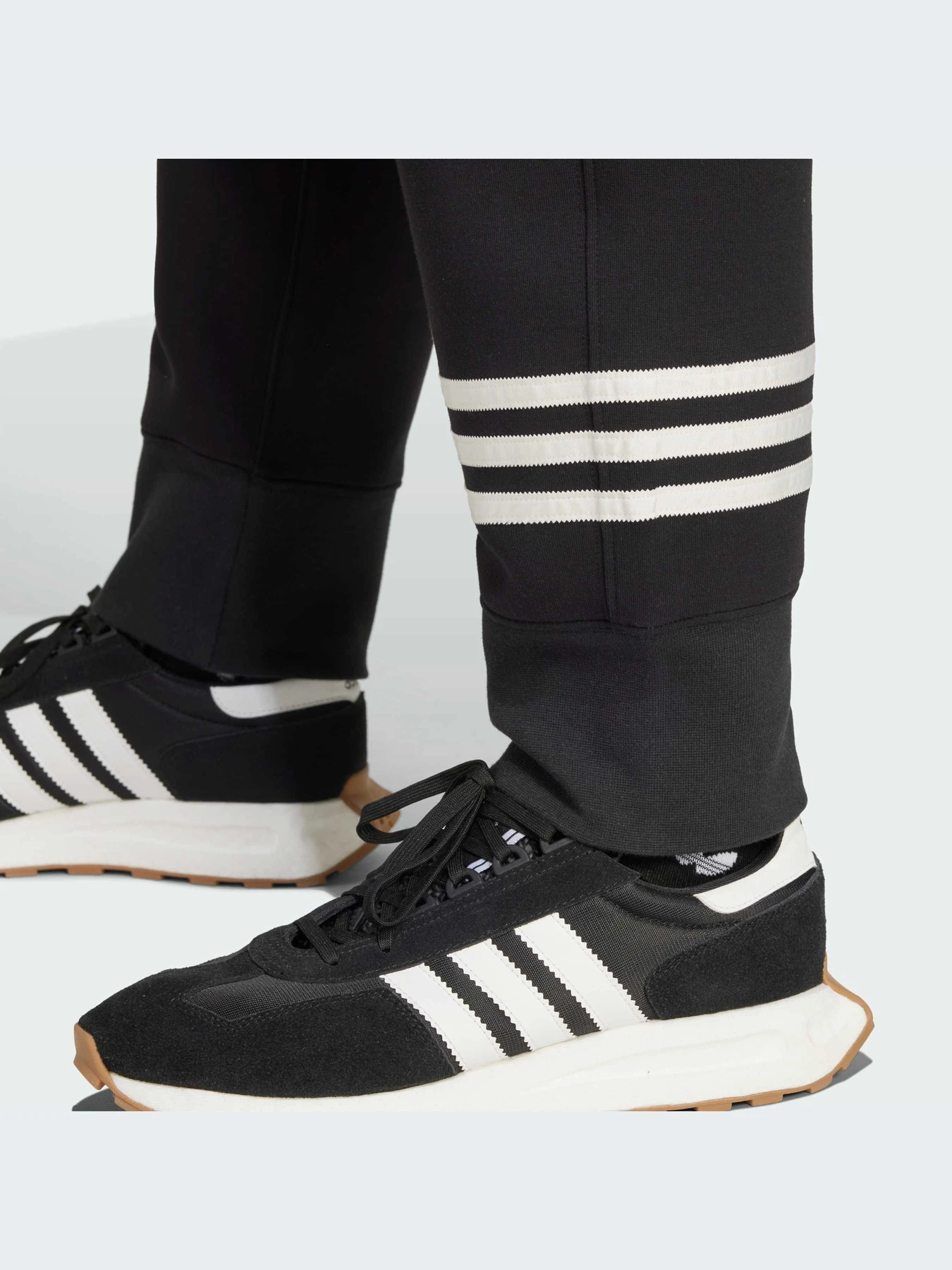 Брюки Adidas Adicolor модель IW0973-KZ Брюки Adidas Adicolor модель IW0973-KZ Фото