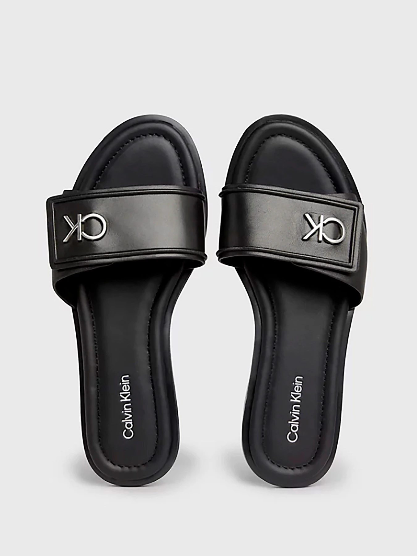 Шлёпанцы Calvin Klein модель HW0HW01939-BEH Шлёпанцы Calvin Klein модель HW0HW01939-BEH Фото