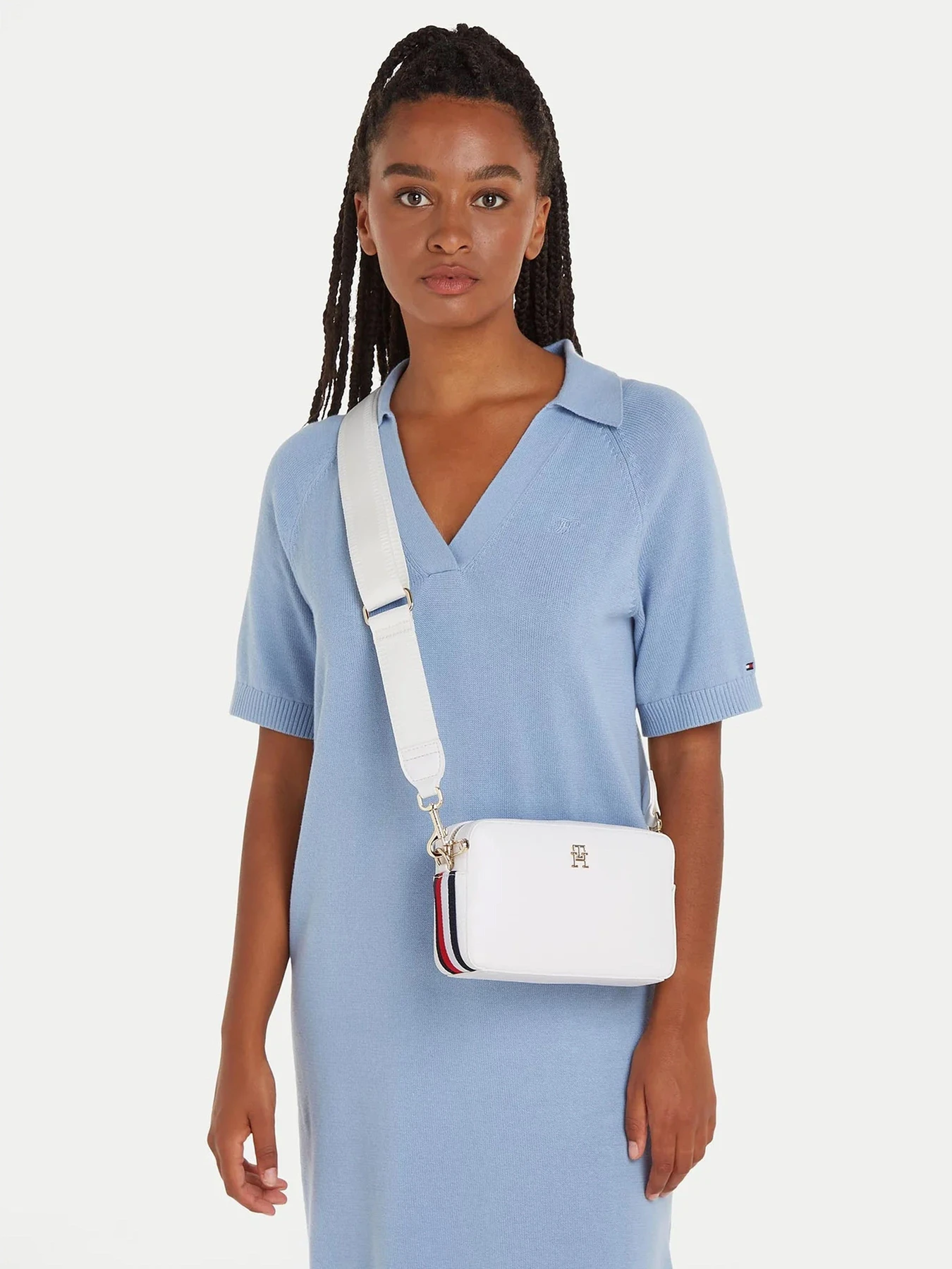 Сумки Tommy Hilfiger модель AW0AW15707-YBL Сумки Tommy Hilfiger модель AW0AW15707-YBL Фото