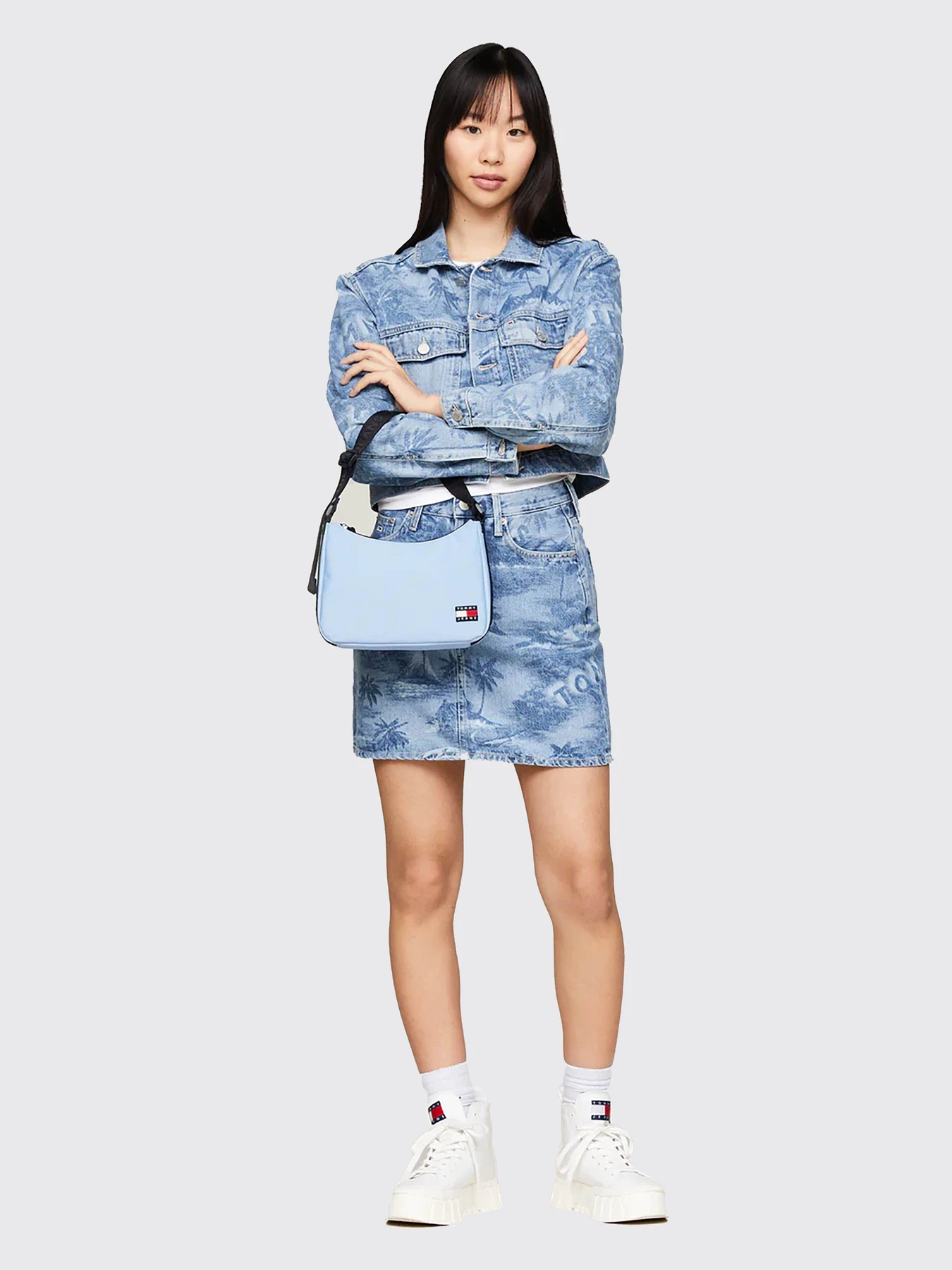 Сумки Tommy Hilfiger модель AW0AW15815-C3S Фото