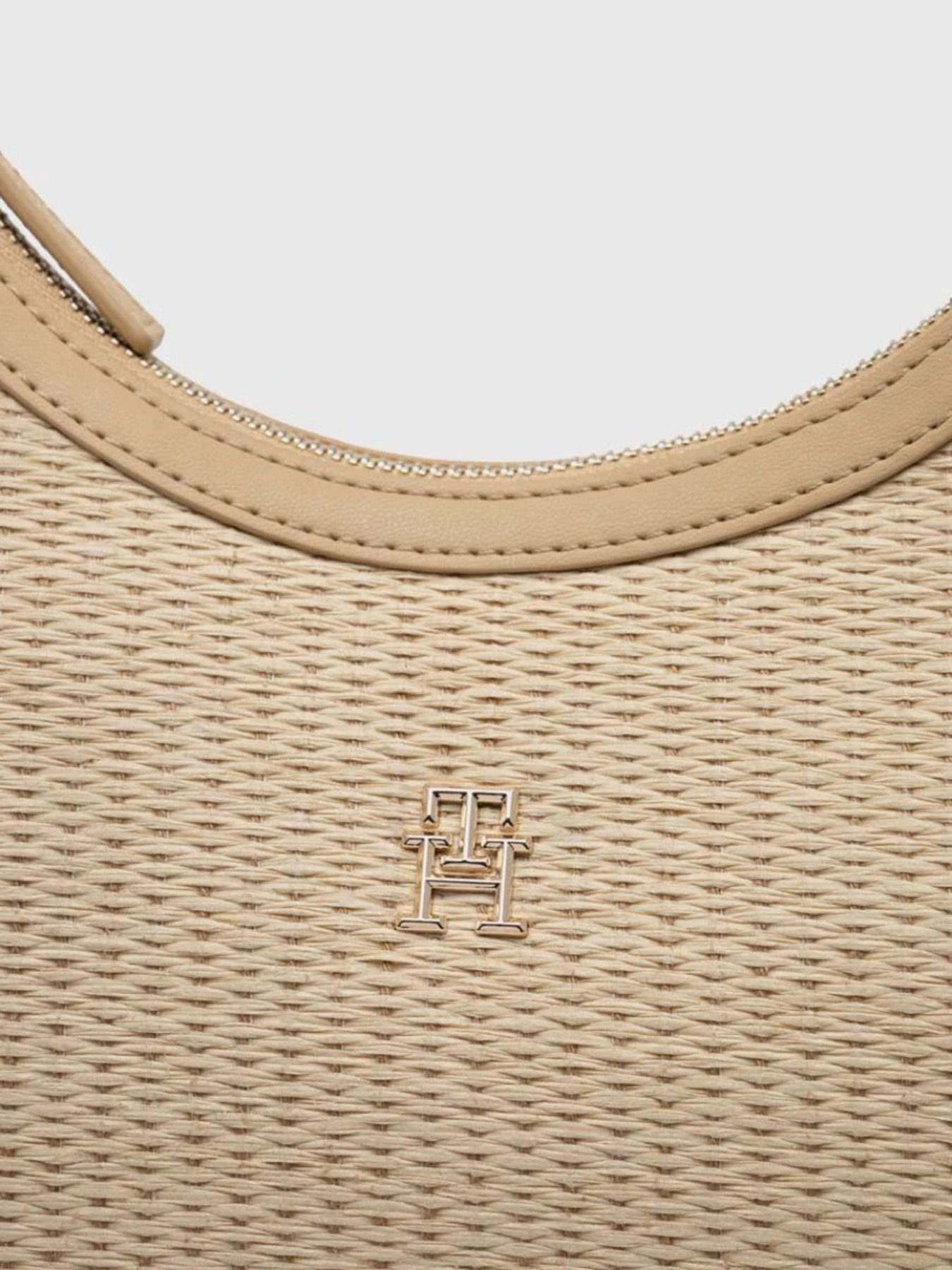Сумки Tommy Hilfiger модель AW0AW16153-0F5 Фото