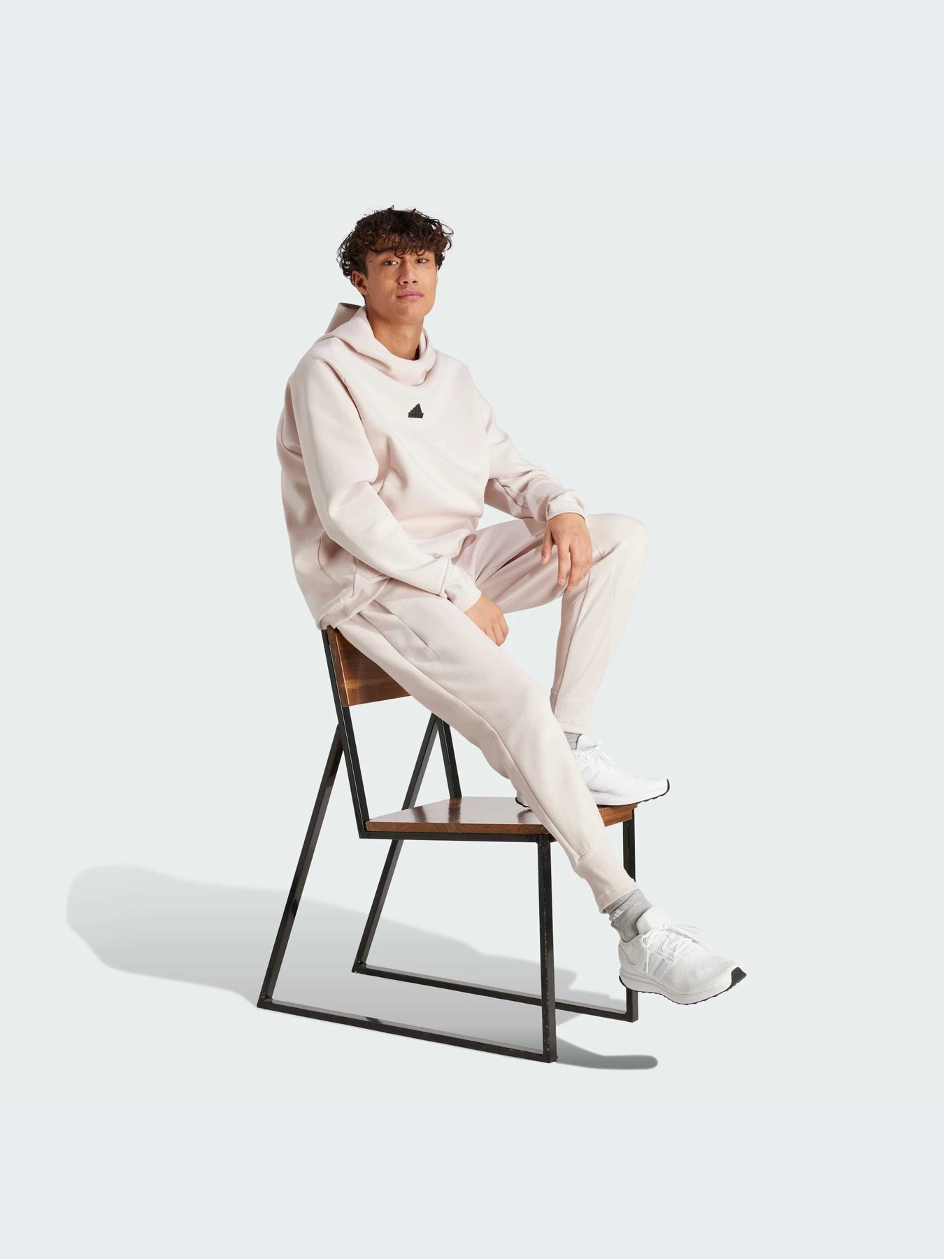 Брюки Adidas ZNE модель IR5204-KZ Брюки Adidas ZNE модель IR5204-KZ Фото