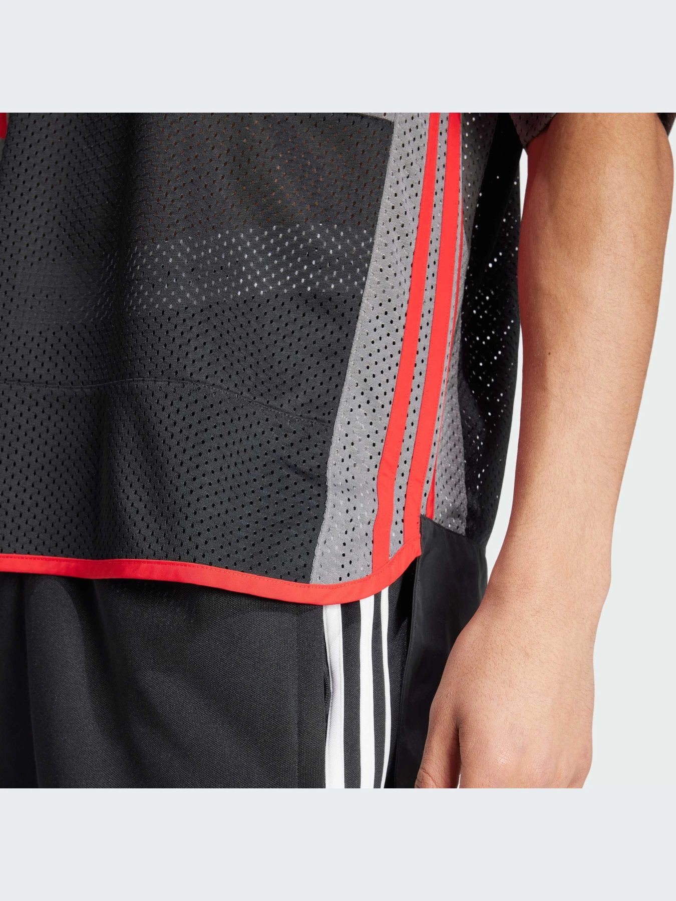 Футболки и поло Adidas Adicolor модель IR7994-KZ Футболки и поло Adidas Adicolor модель IR7994-KZ Фото