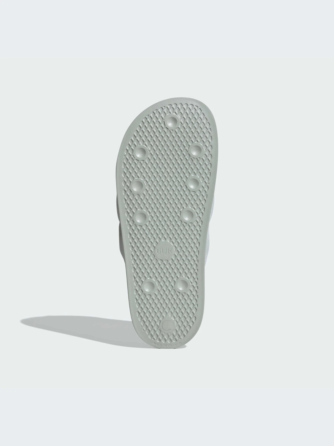Шлёпанцы Adidas Adilette модель IF3574-KZ Шлёпанцы Adidas Adilette модель IF3574-KZ Фото