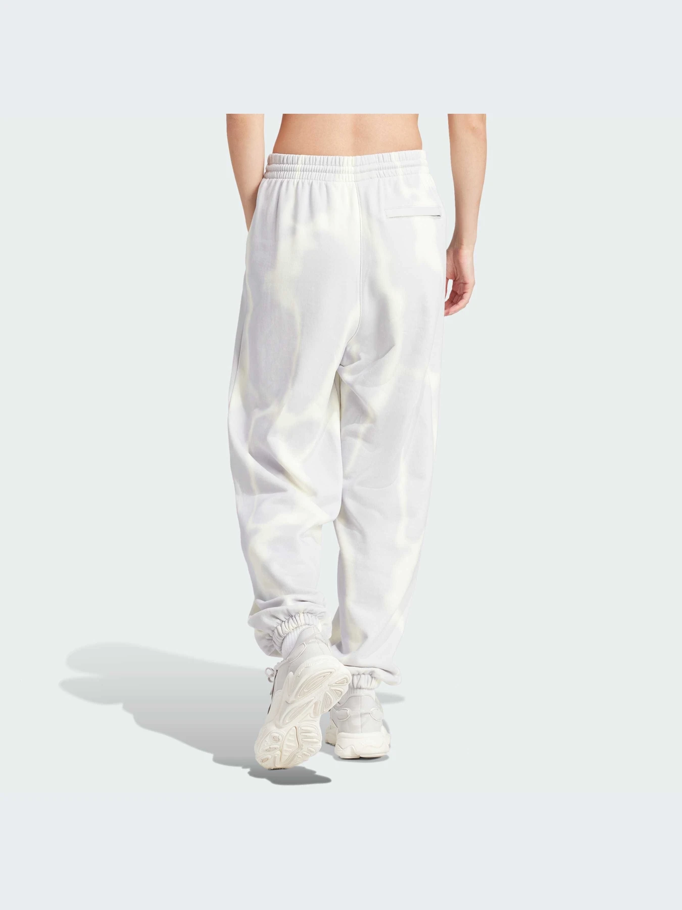 Брюки Adidas Graphics модель IU2483-KZ Брюки Adidas Graphics модель IU2483-KZ Фото